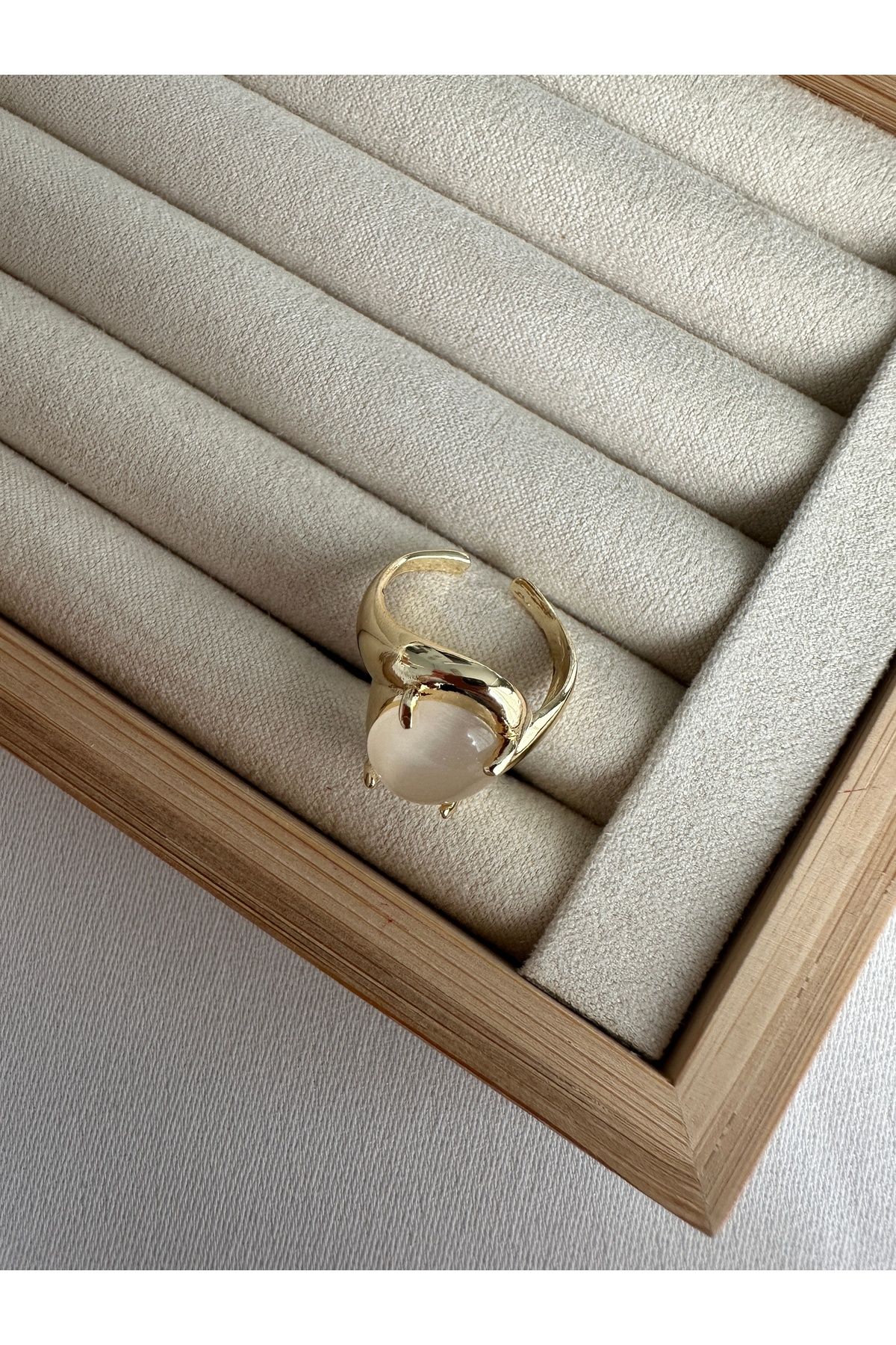 Gold Kedi Gözü Taşlı Yüzük