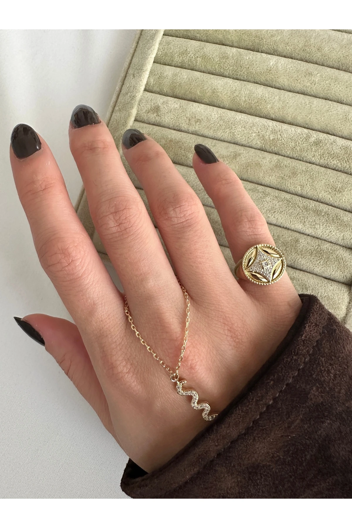 Yıldız Dörtgen Serçe Yüzük Parmağı