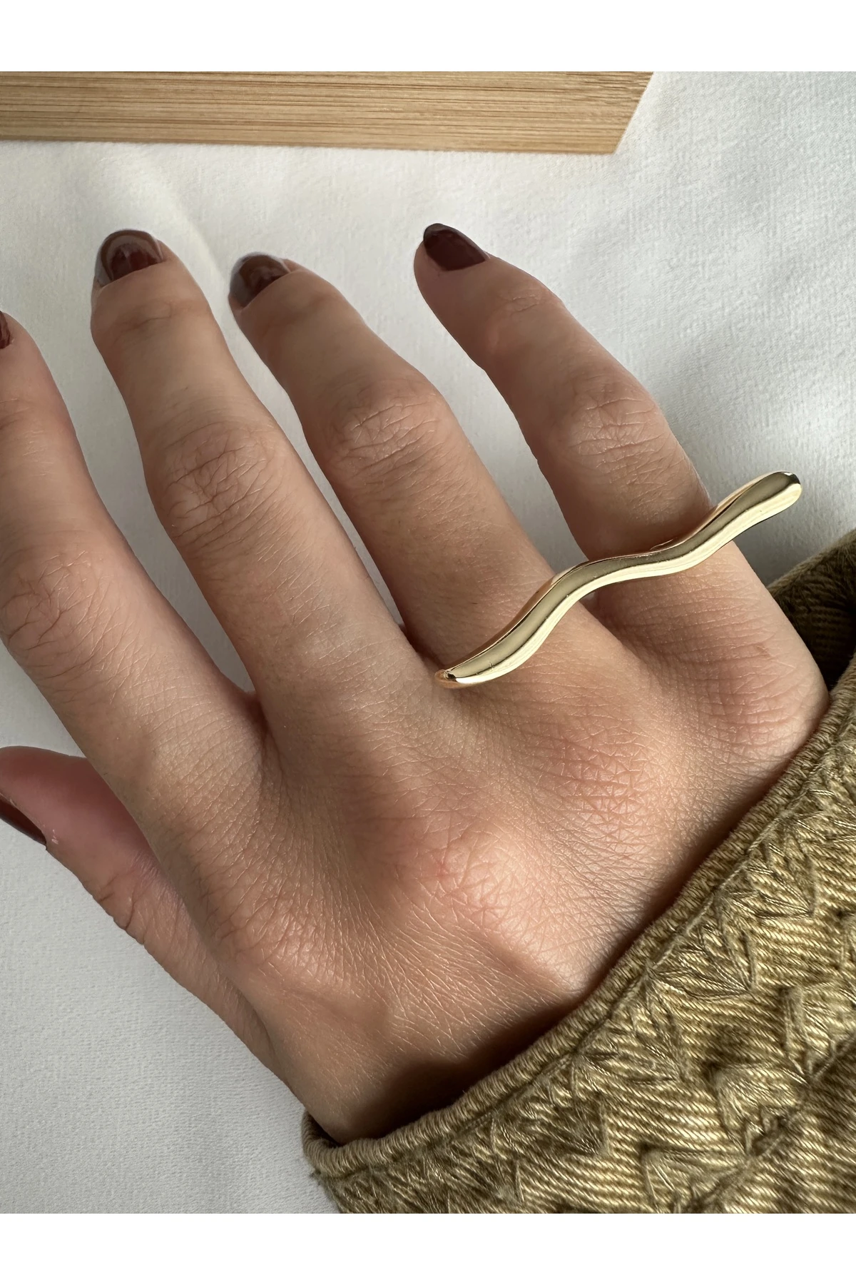 Gold Dalgalı Serçe Parmak Yüzüğü