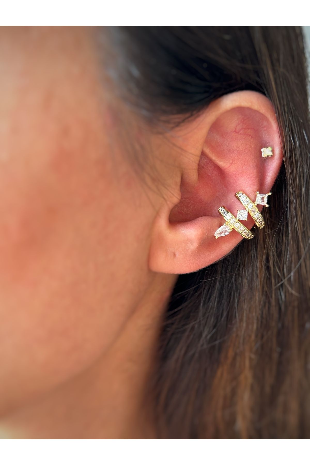 Gold Şekilli Taşlı Kıkırdak Küpe Earcuff