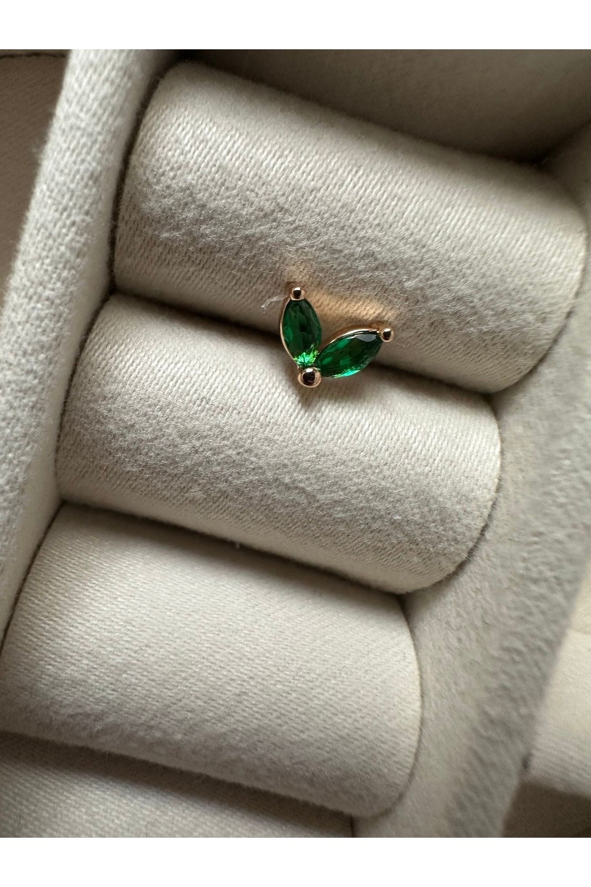 Yaprak Model Gold Iki Taşlı Tragus - Kıkırdak - Piercing
