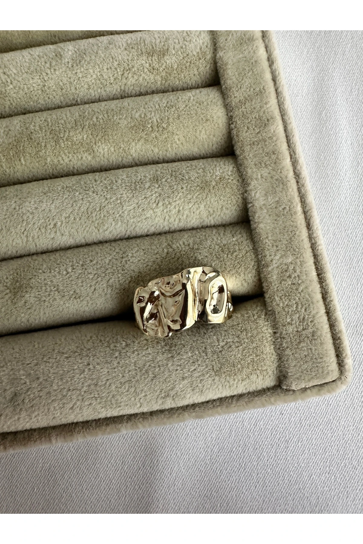 Gold Kırışık Yüzük