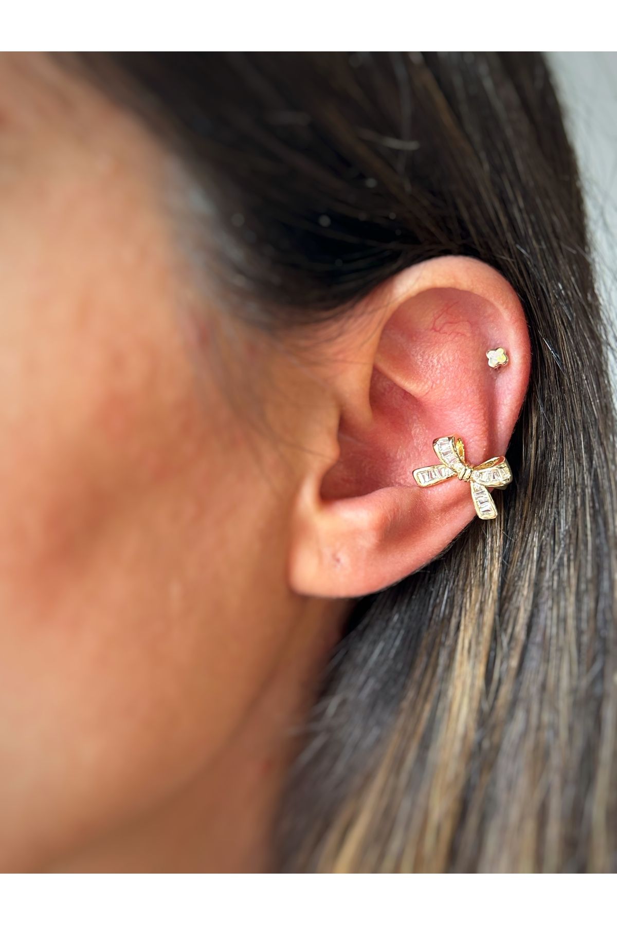 Gold Baget Taşlı Kurdele Kıkırdak Küpe Earcuff