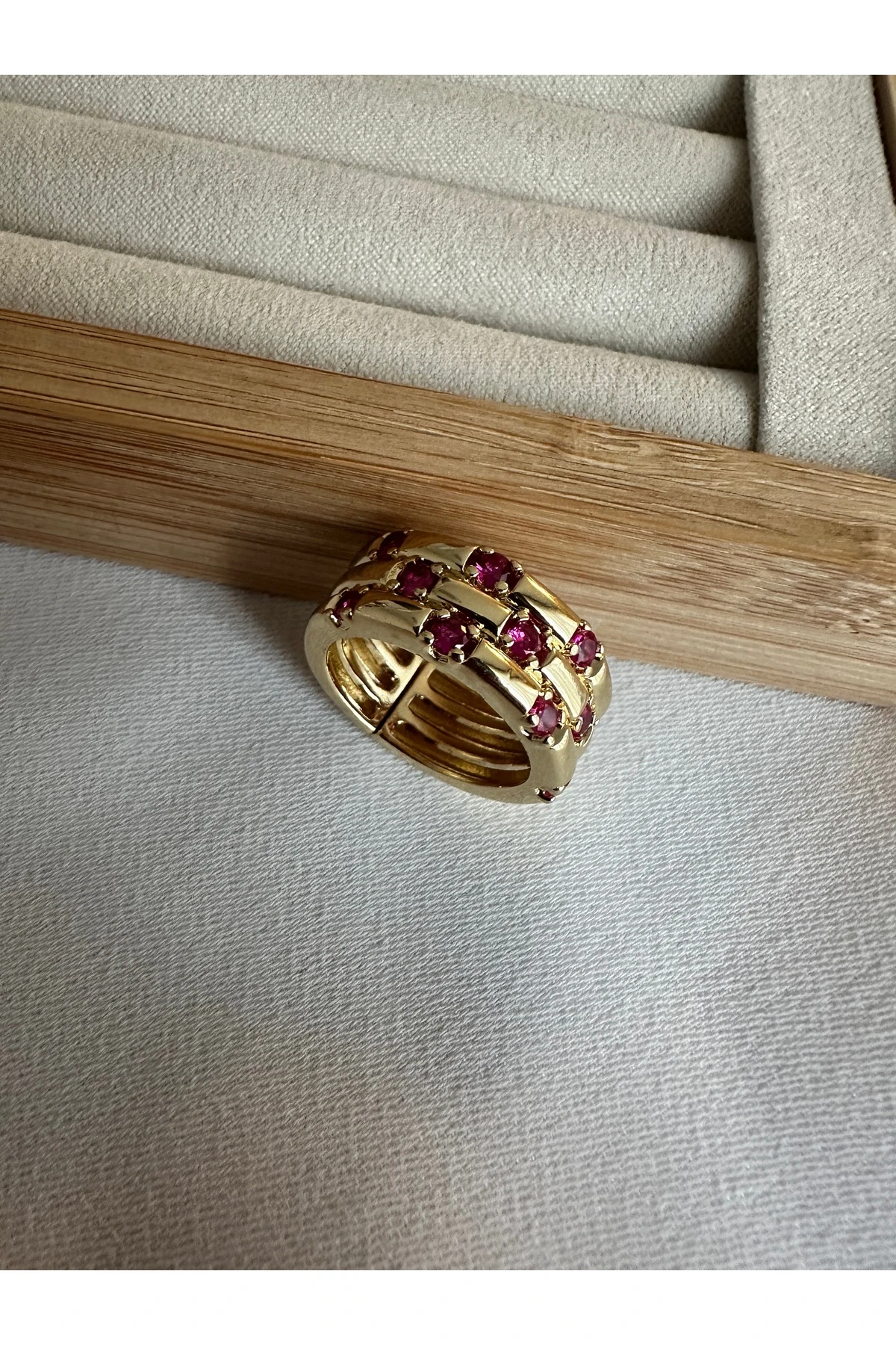 Gold Taşlı Hat Yüzük