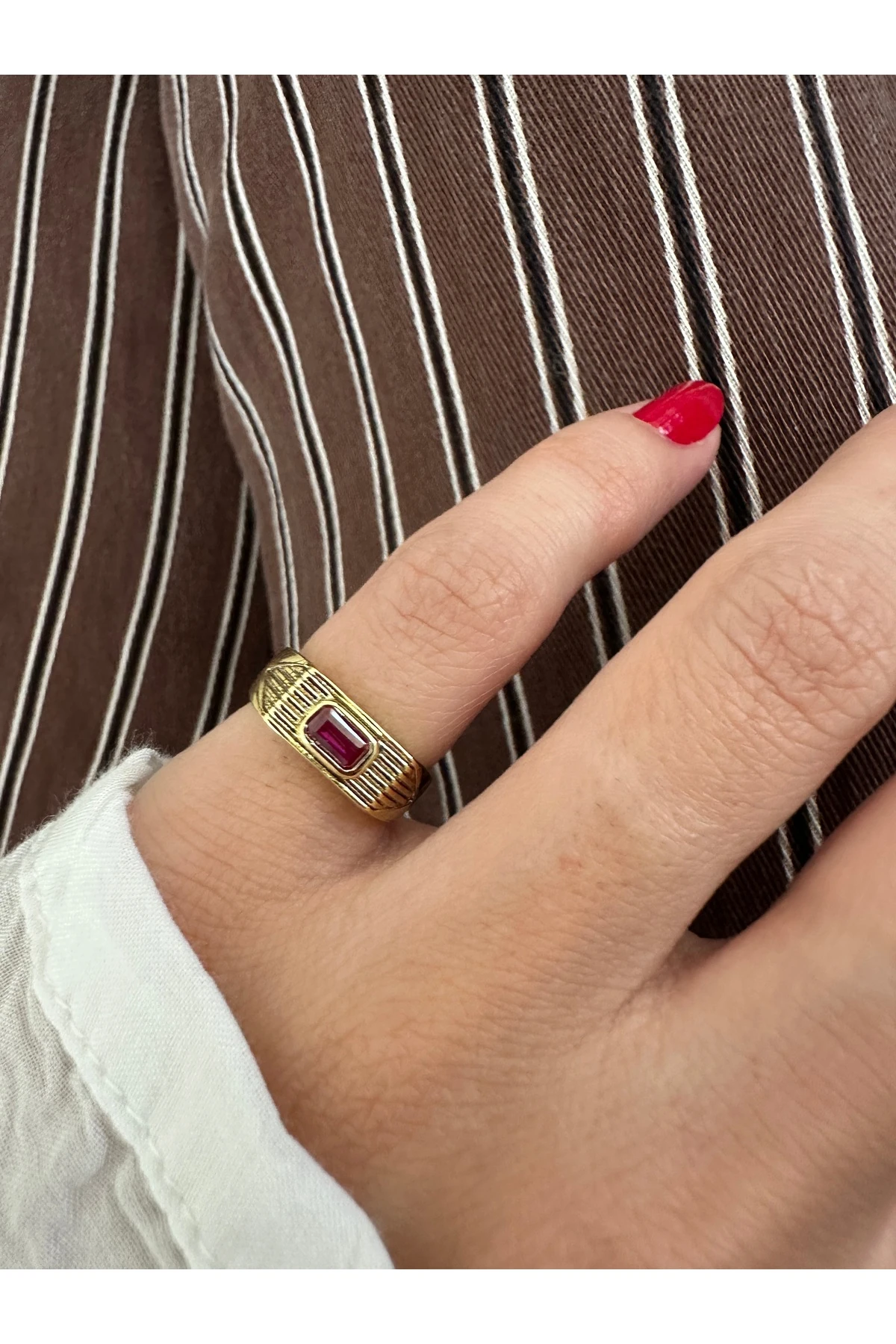 Taşlı Çizgili Serçe Parmak Yüzüğü