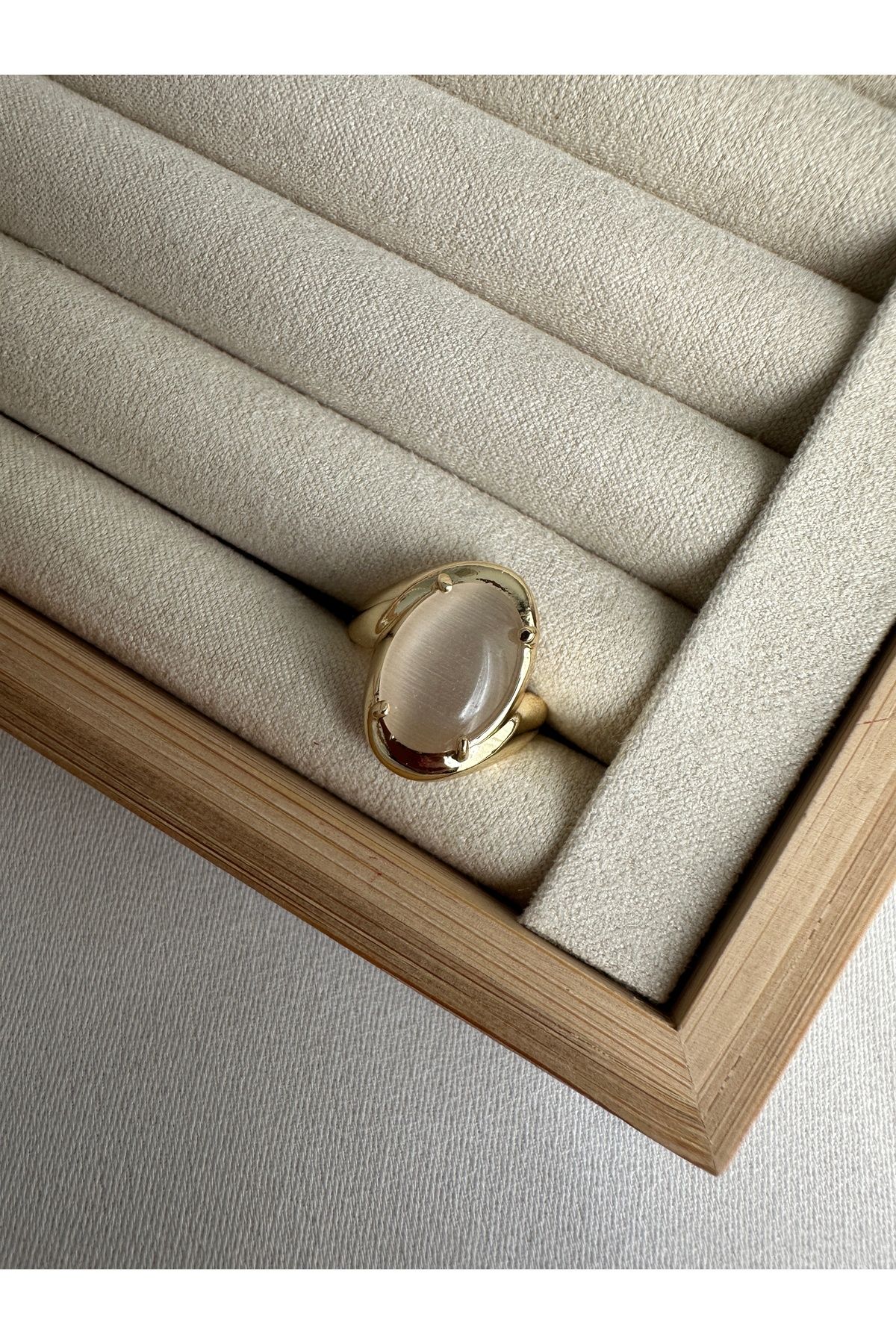 Gold Kedi Gözü Taşlı Yüzük