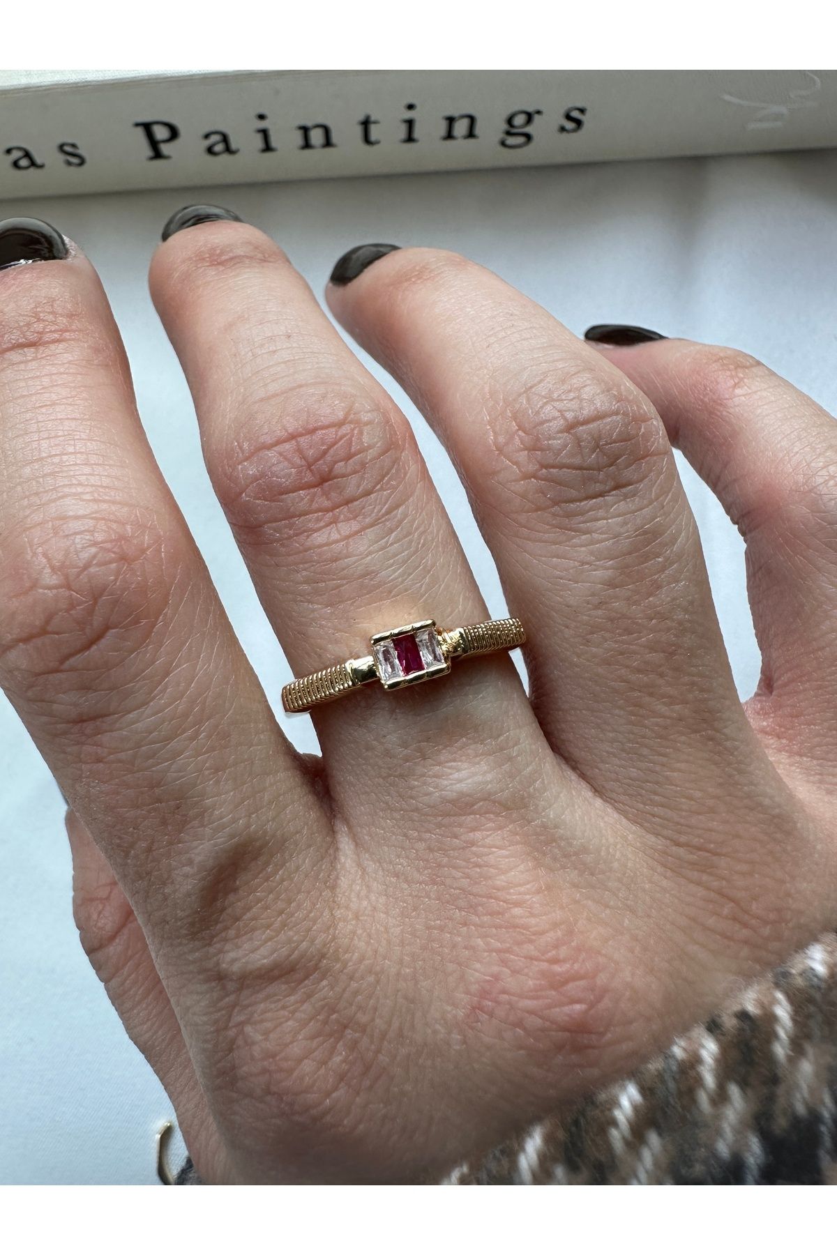 Köşeli Fuşya Taşlı Yüzük