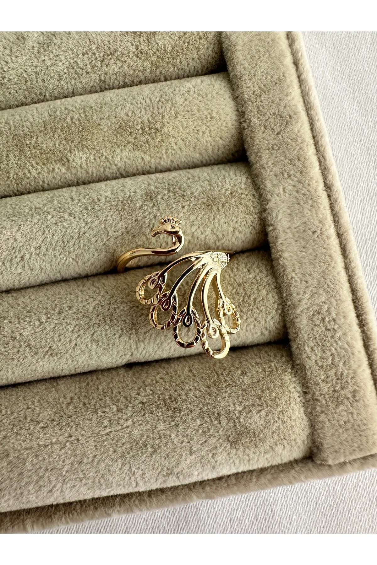 Gold Tavus Kuşu Yüzük