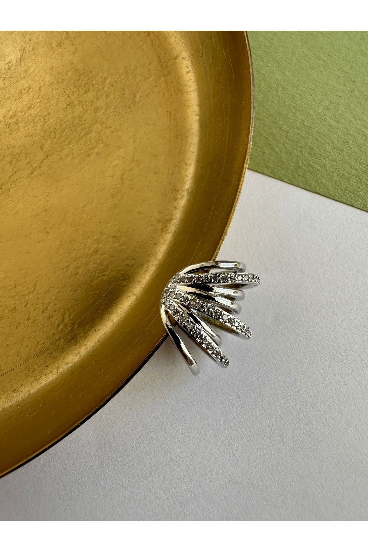 Gold Çok Sıralı Taşlı Kıkırdak Küpe Earcuff