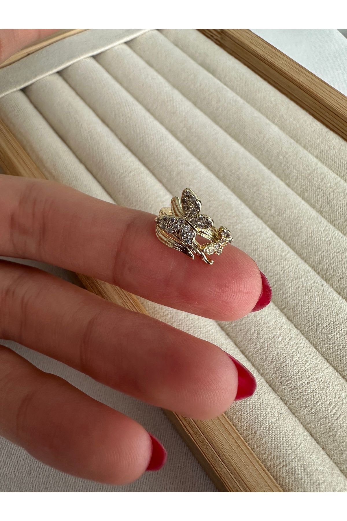 Gold Çift Kelebekli Taşlı Kıkırdak Küpe Earcuff