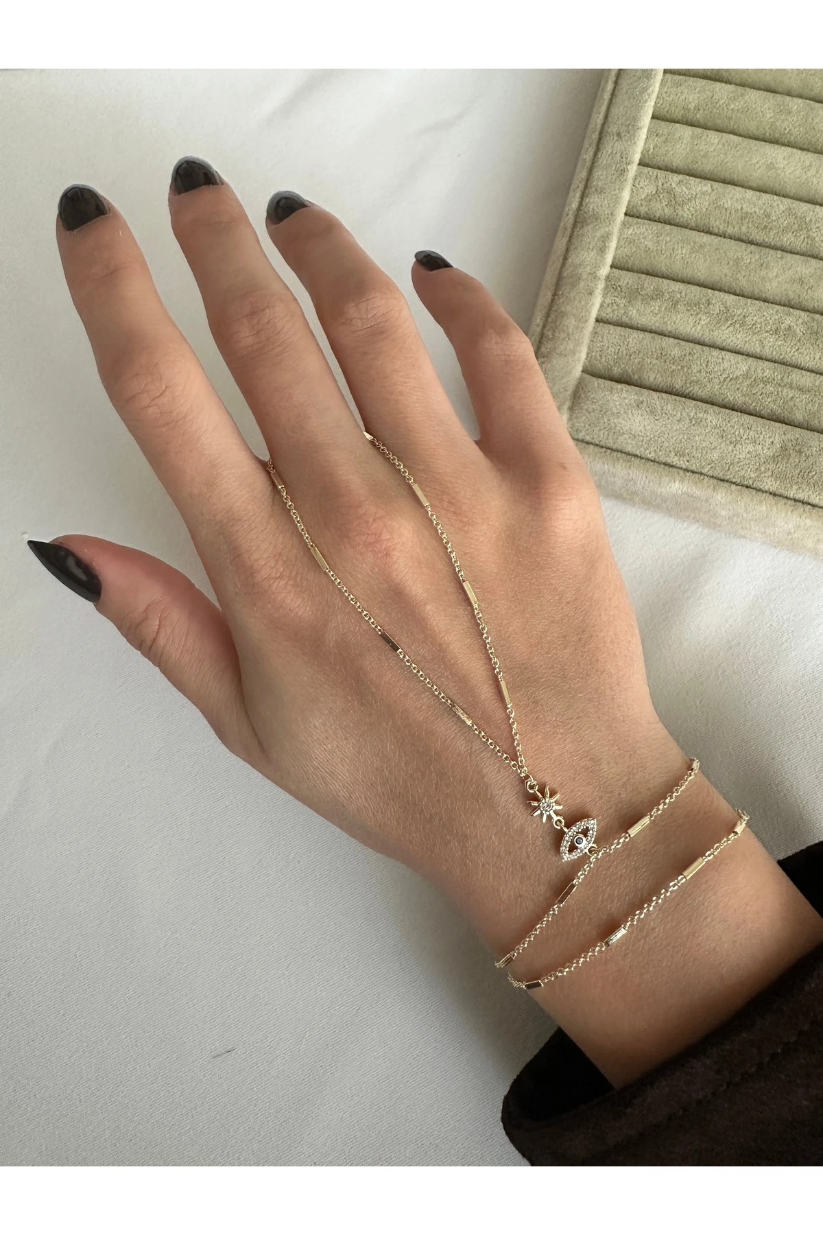 Çubuklu Zincir Göz Şahmeran