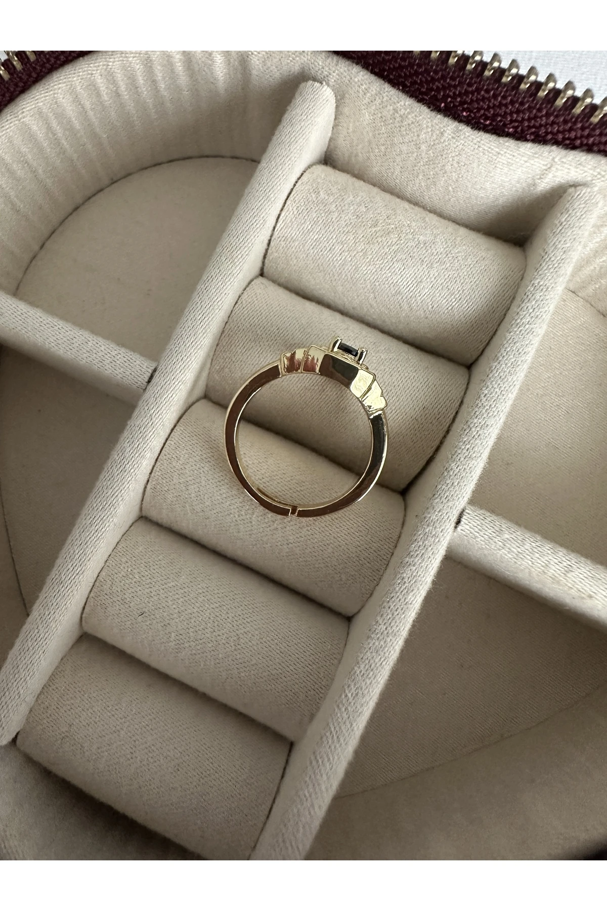 Fuşya Taşlı Odak Serçe Parmak Yüzüğü