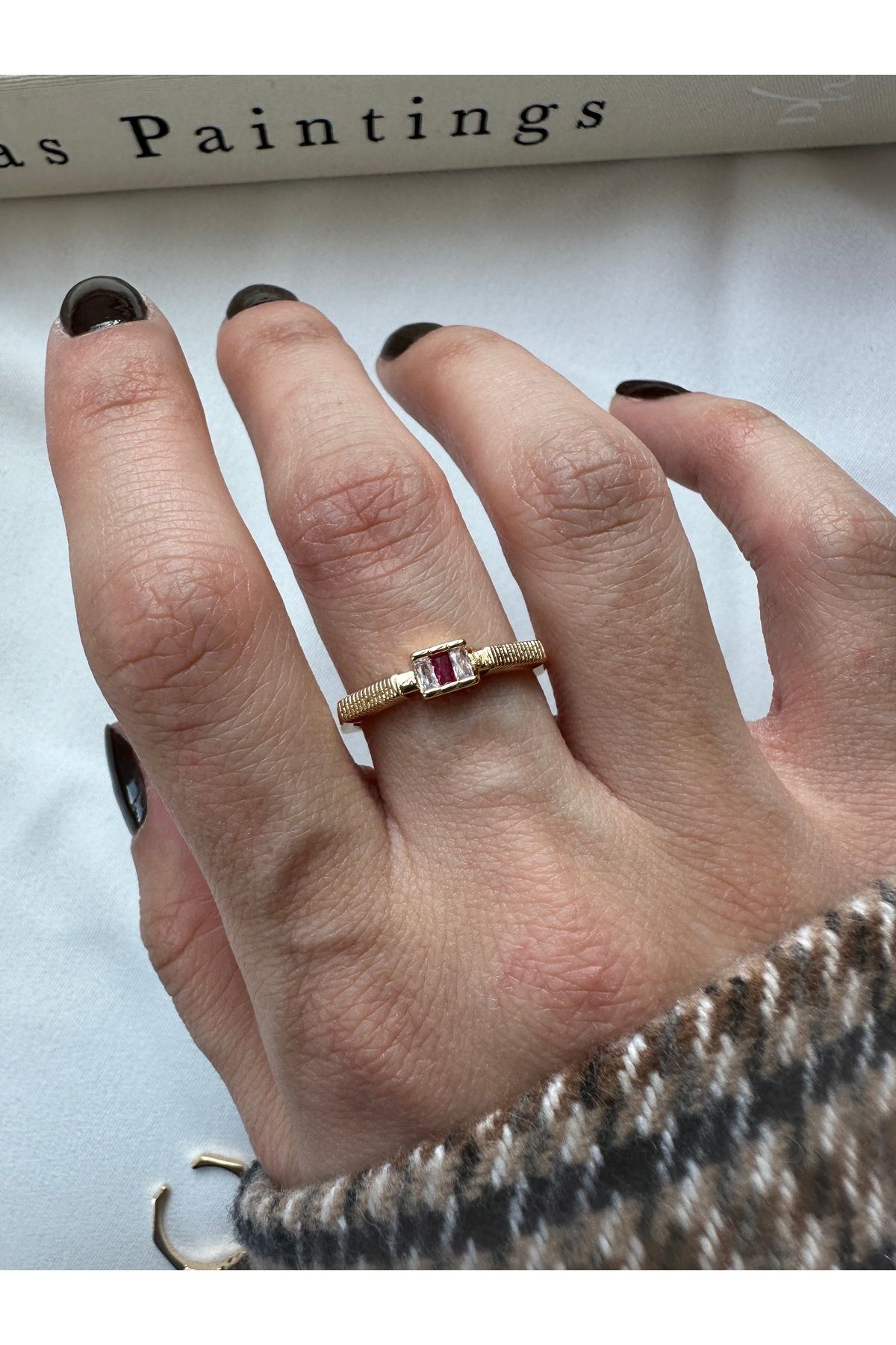 Köşeli Fuşya Taşlı Yüzük