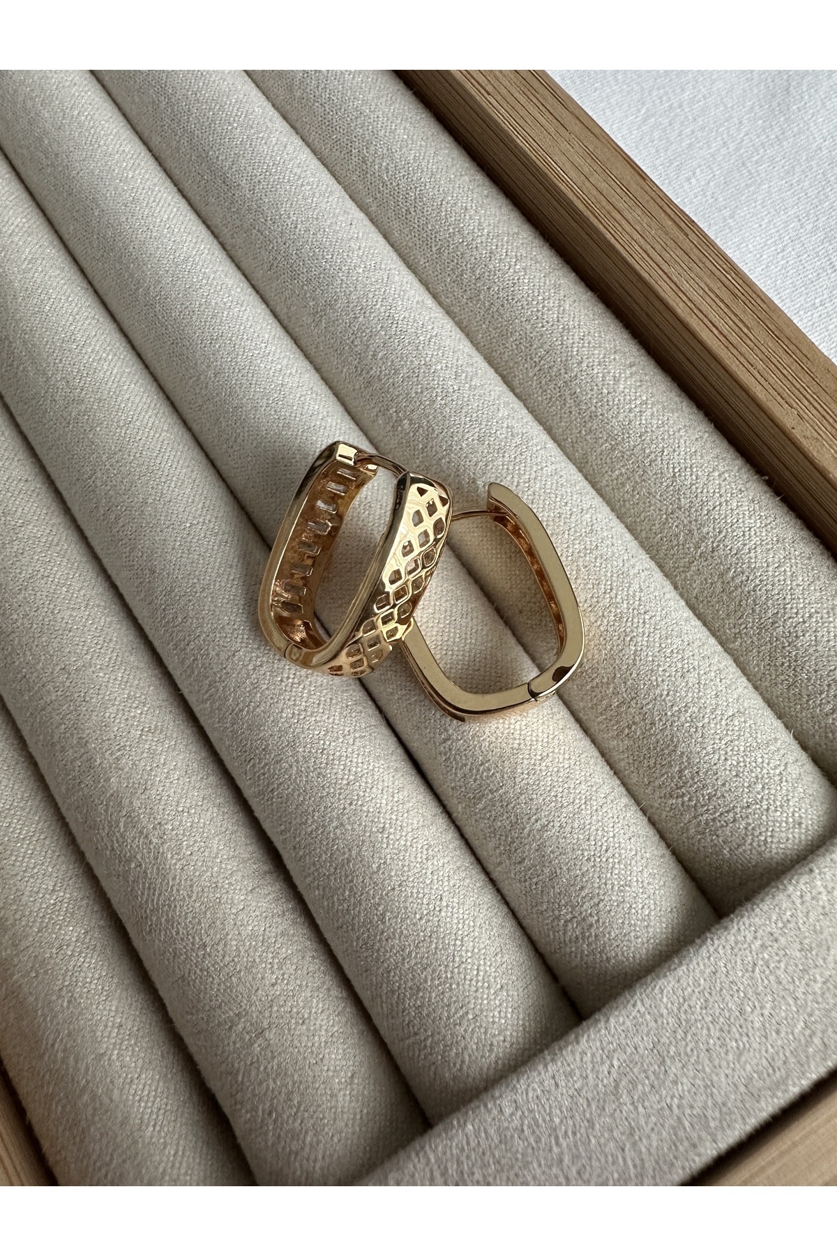 U Model Gold Küpe