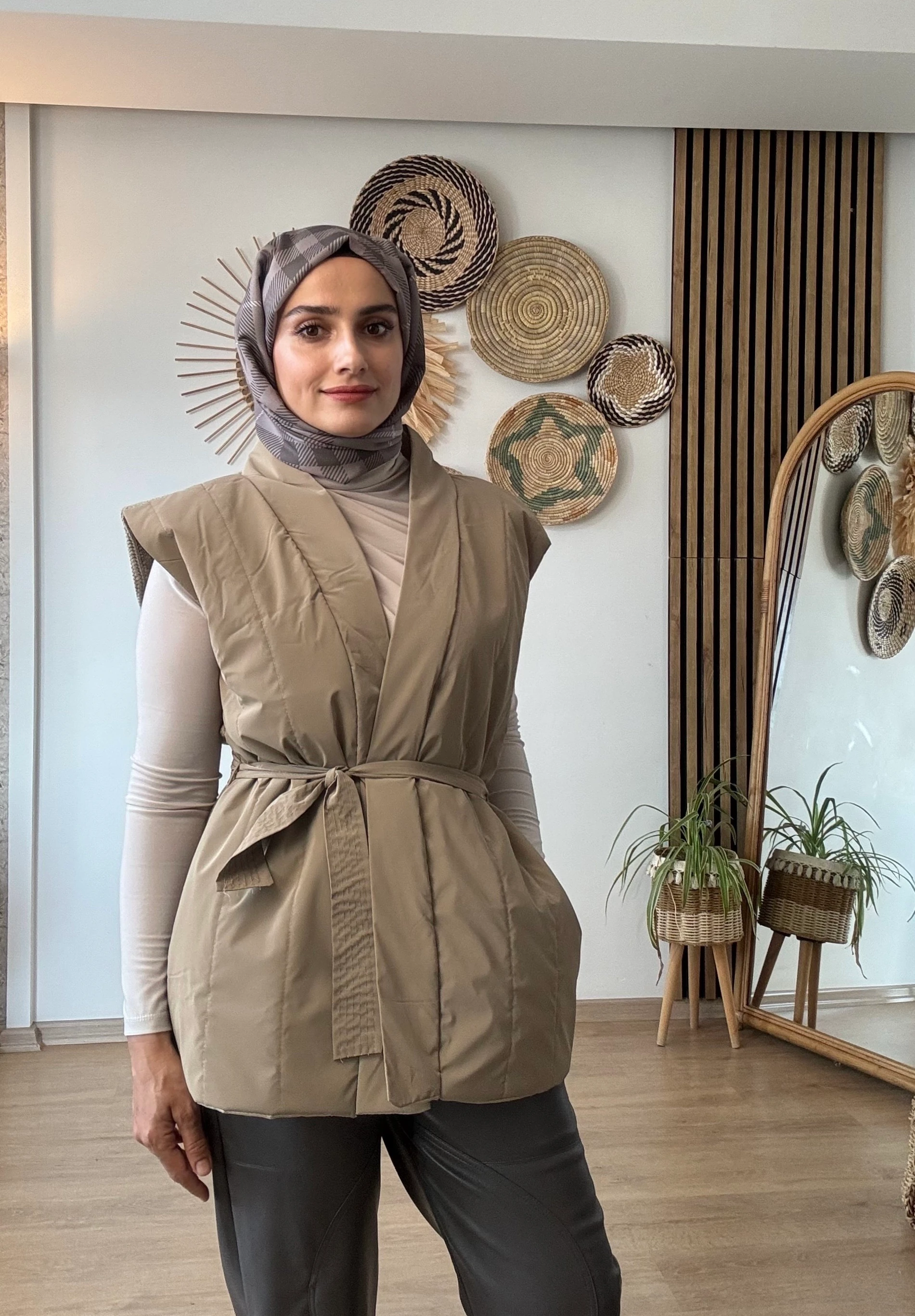 Triko Detaylı Şişme Yelek 