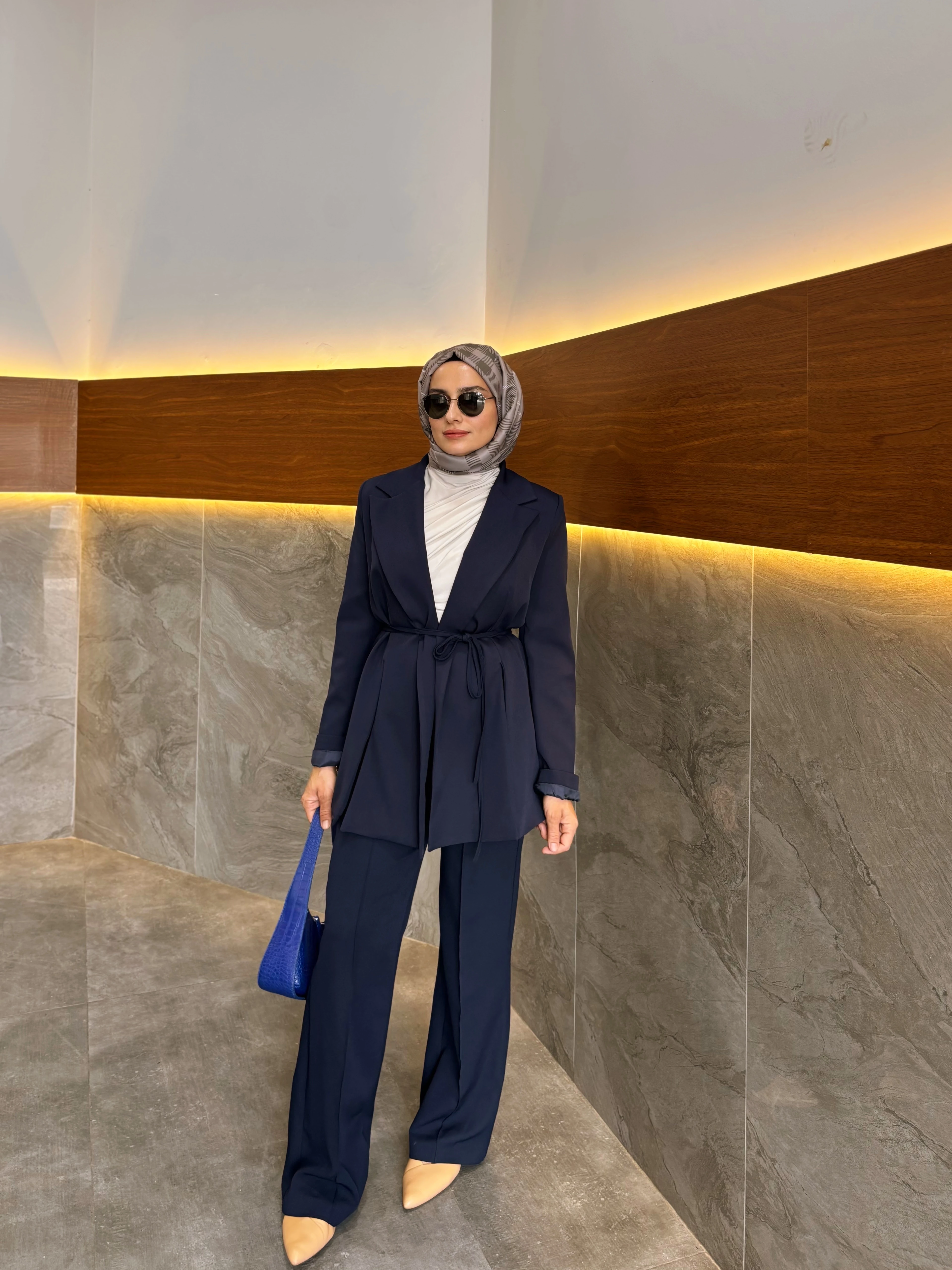 Yırtmaç Detaylı Ceket Takım