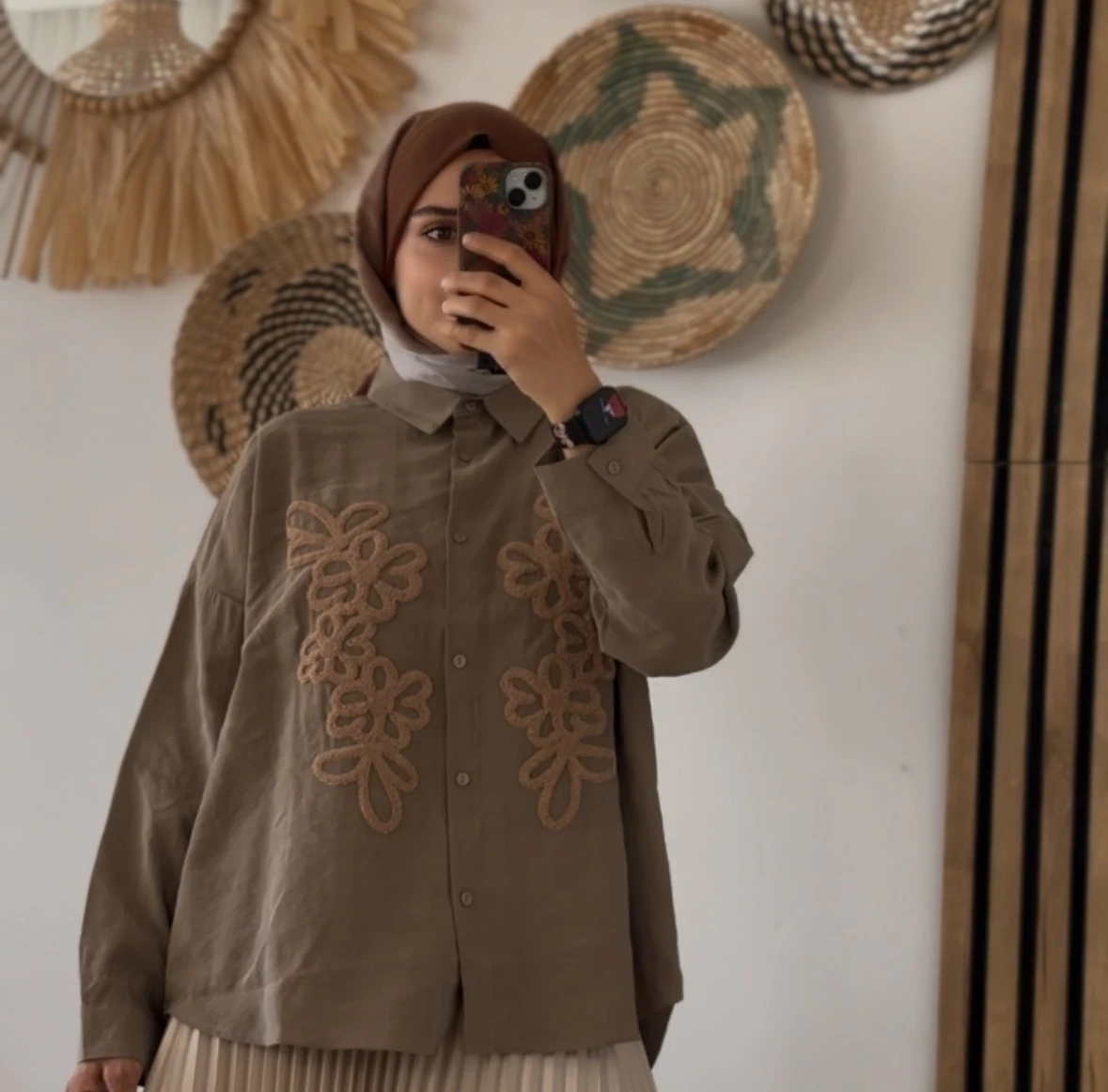 Nakış Detaylı Detaylı Gömlek 