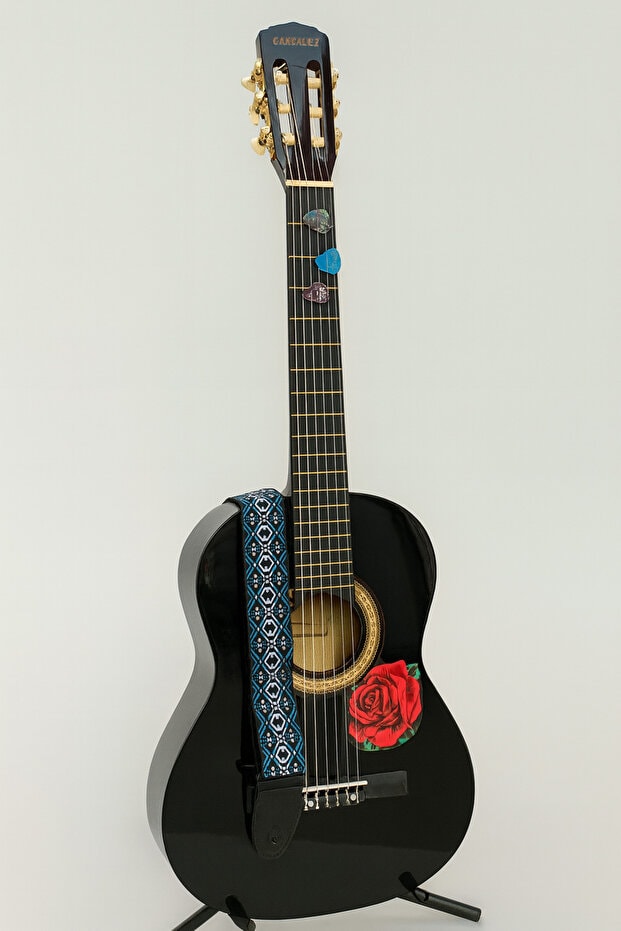 LB44290 Black & Rose 4/4 Siyah Klasik Gitar (Kılıf, Gitar Sehpası, Askılık, Pena, Kapo Hediyeli)