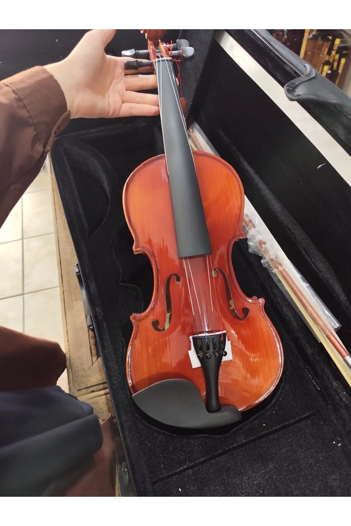AM22407 Kare Kutu Parlak Keman Seti (Yastık, Susturucu, Akort Cihazı, Tel ,Reçine, Keman Metodu)