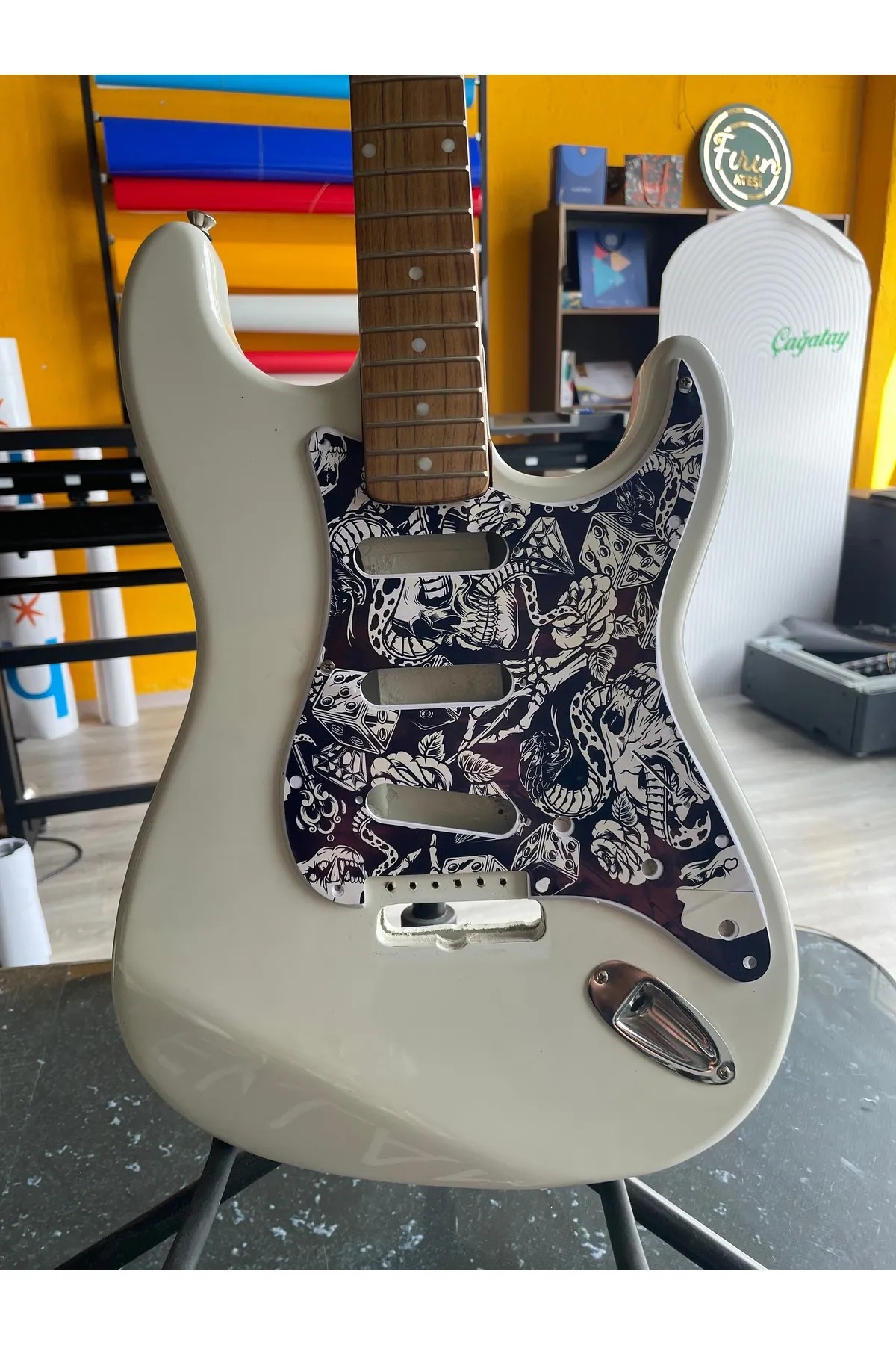 Strat Kasa Elektro Gitar SSS Pickguard Sticker