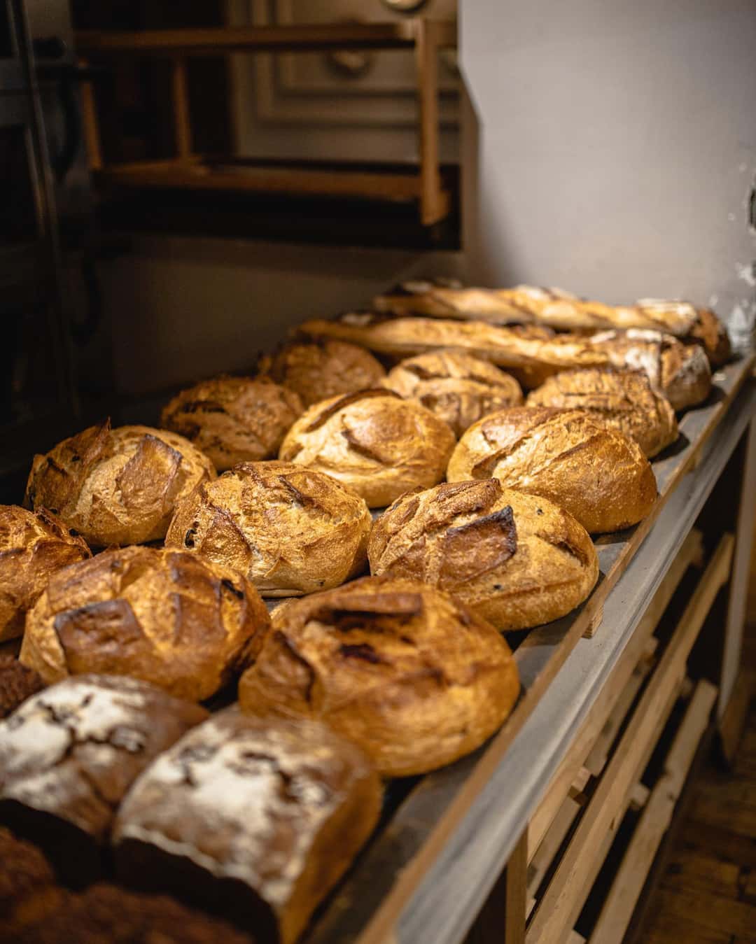 “Ekşi maya ekmek – Kadıköy artisanal bakery”