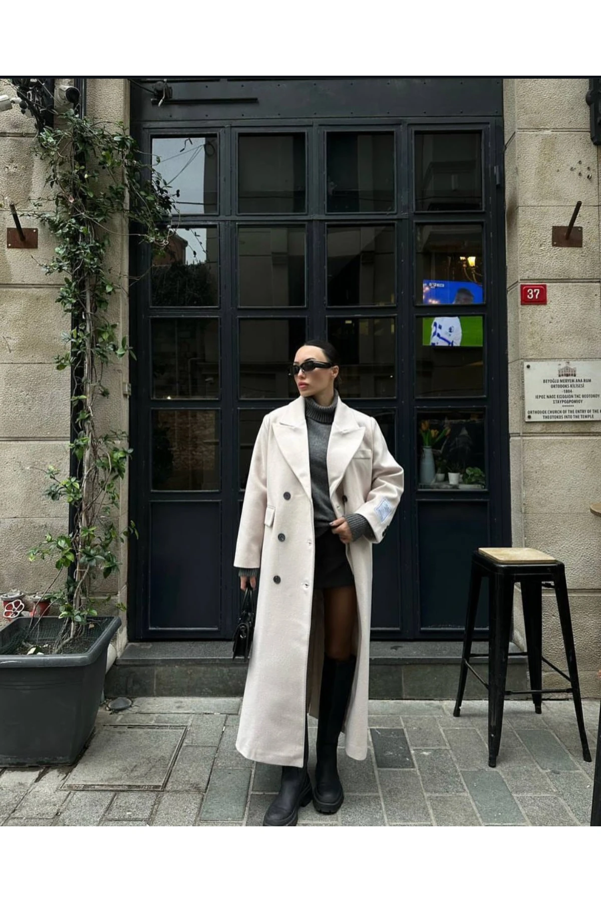 EKRU OVERSİZE ARMA DETAY BALIKSIRTI KABAN %70YÜN %22PAMUK