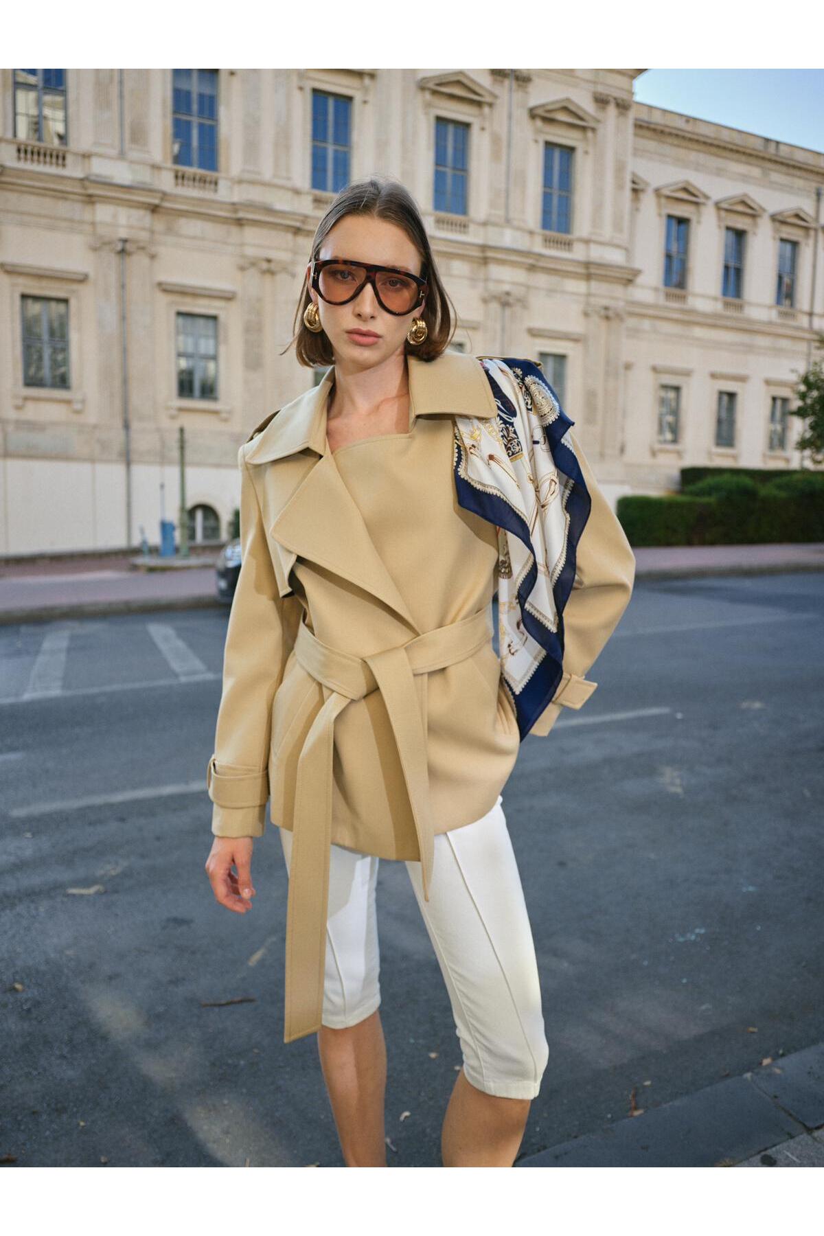 BEJ KRUVAZE KUŞAKLI GABARDİN PREMIUM ORTA BOY TRENÇKOT