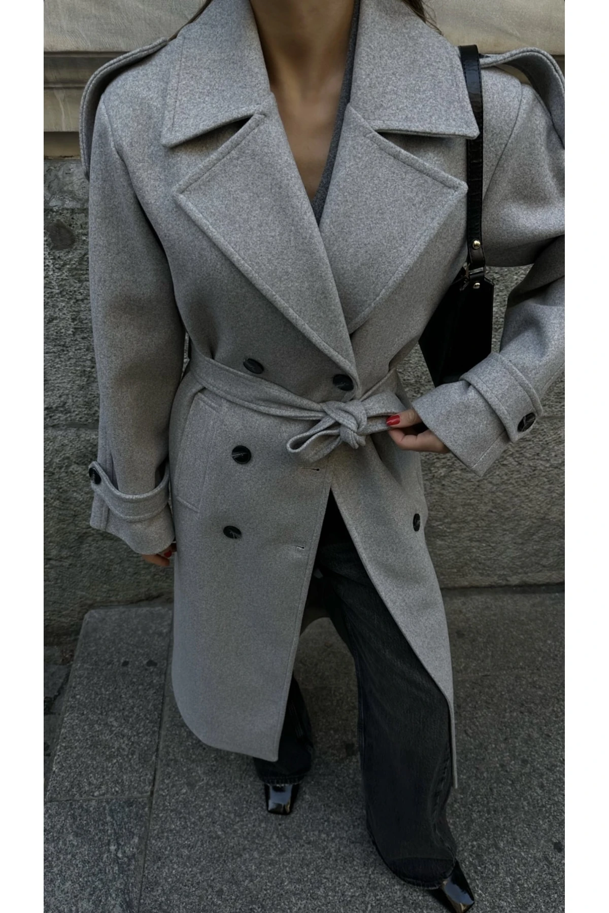 GRİ APOLET DETAYLI KUŞAKLI KABAN