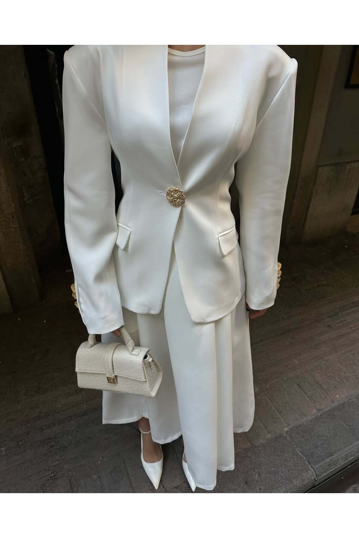 ŞAL YAKA GOLD DÜĞMELİ BLAZER BEYAZ CEKET