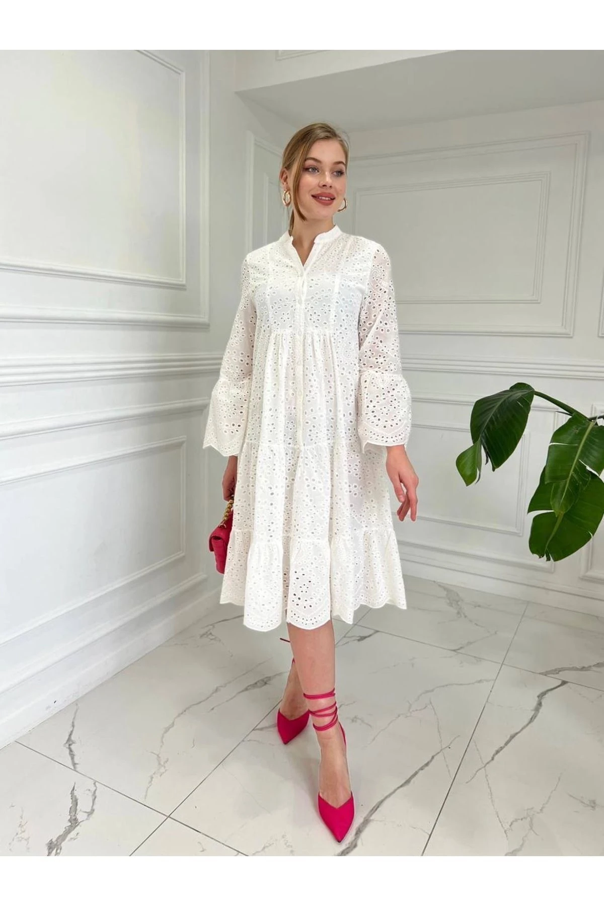 BEYAZ MİDİ BOY DÜĞMELİ FİSTO ELBİSE