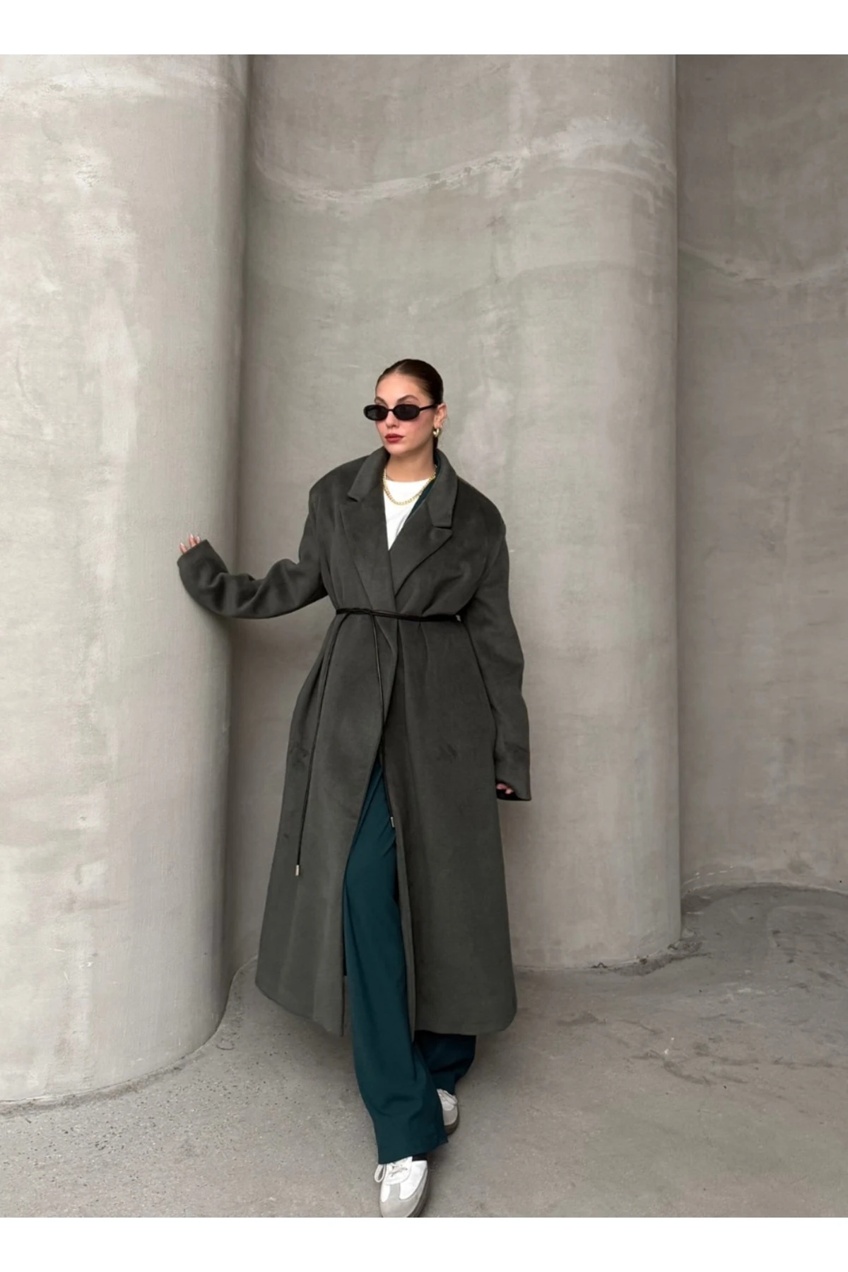 KRUVAZE YAKA İNCE DERİ KEMERLİ KAŞE KABAN - Haki