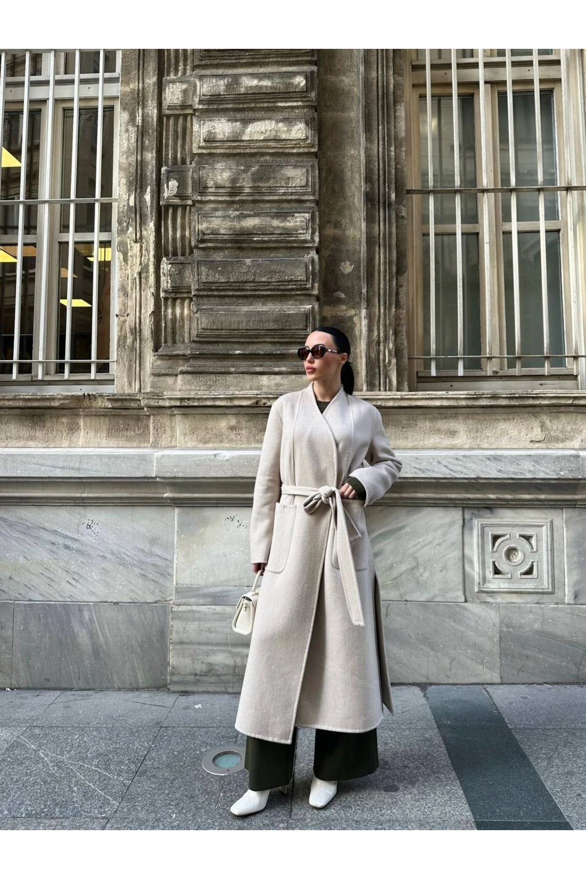 EKRU KUŞAKLI YÜN KABAN