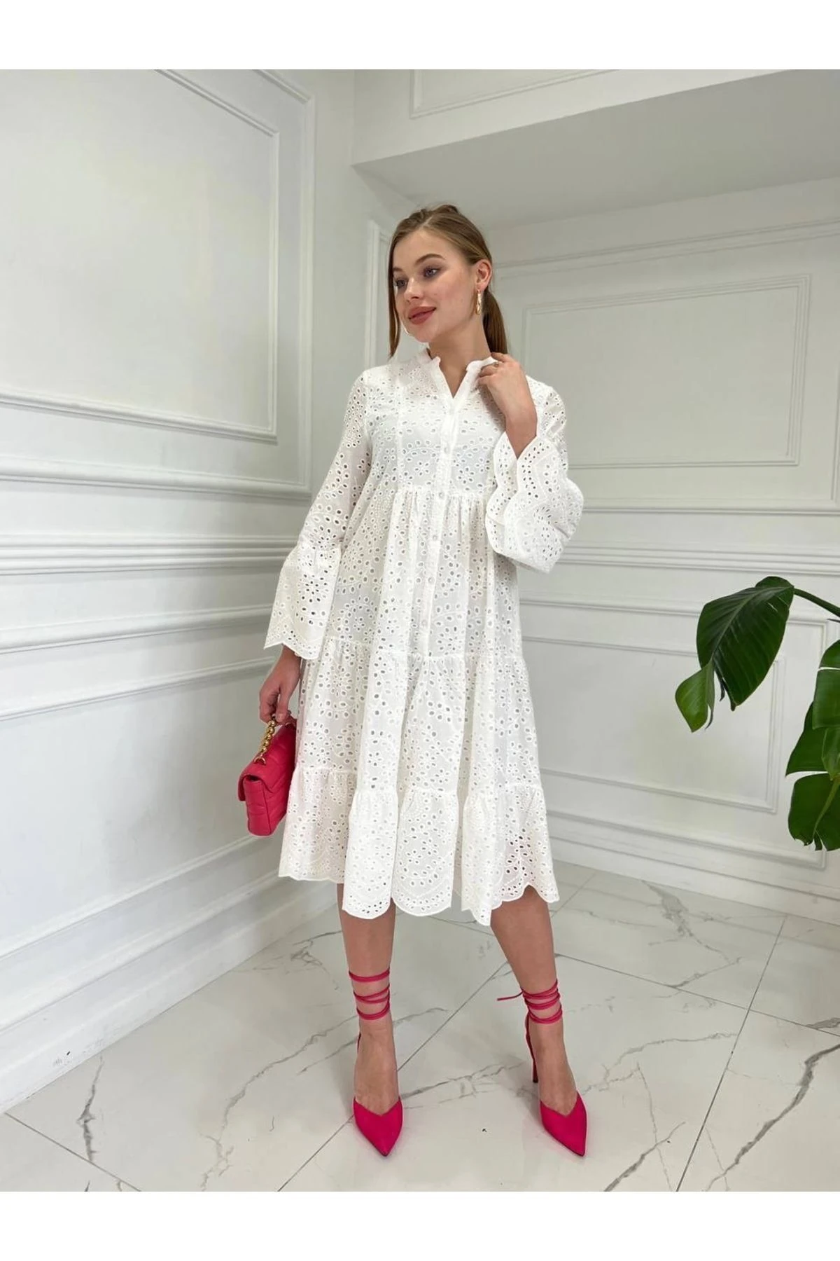 BEYAZ MİDİ BOY DÜĞMELİ FİSTO ELBİSE