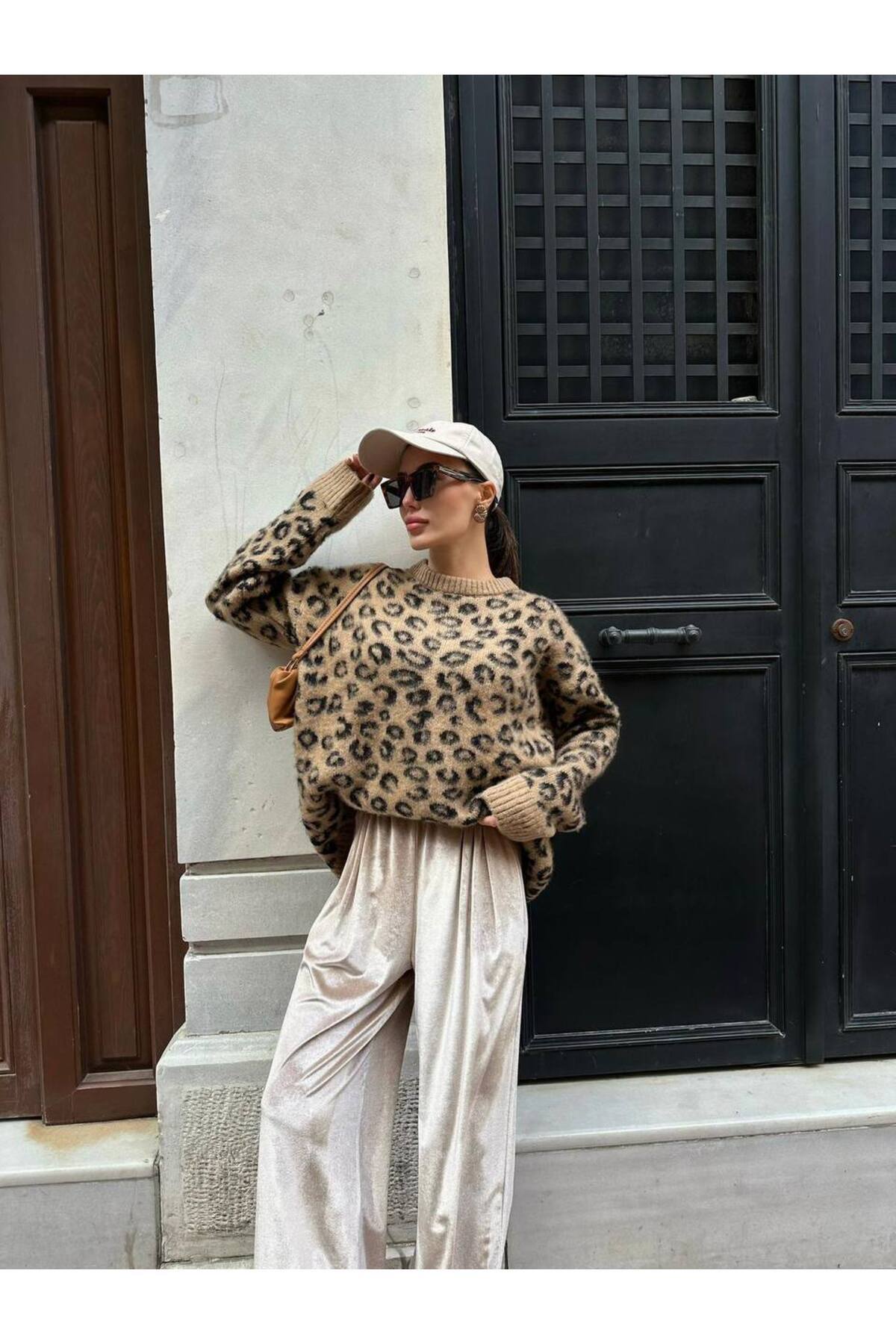 OVERSİZE LEOPAR DESEN KAZAK