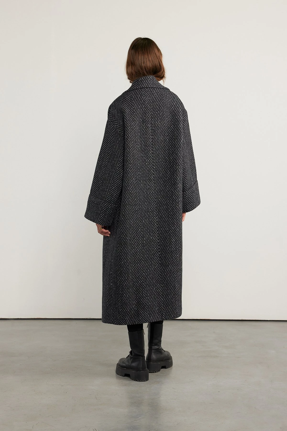 Balık Sırtı Kaşe Kaban Siyah Oversize Bol Kesim