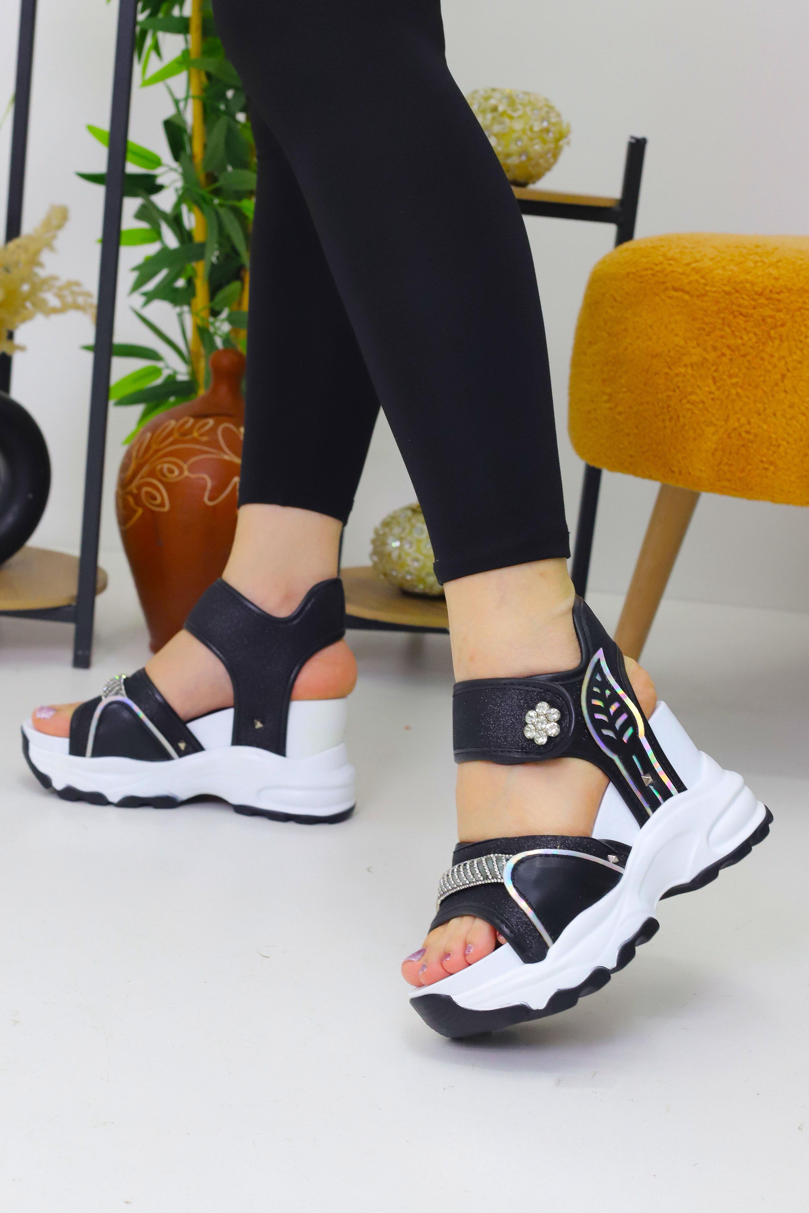 Kadın Siyah Beyaz Örgülü 10 cm Gizli Topuk Sandalet WSB3076