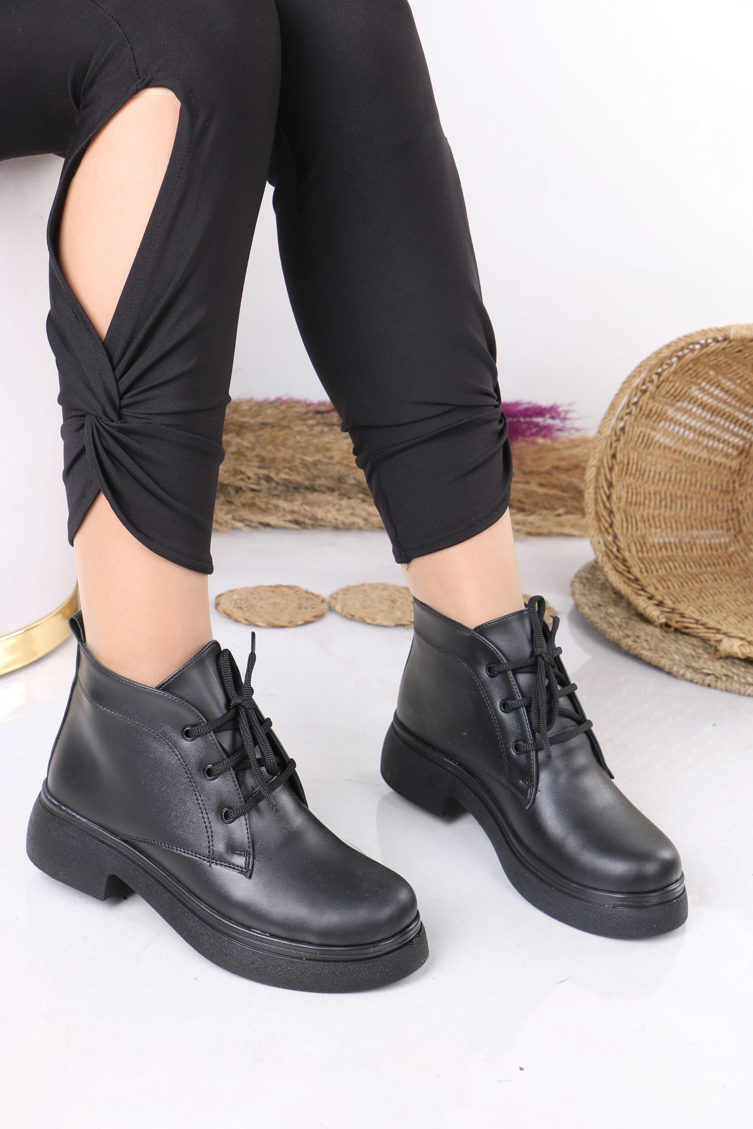 Kadın Siyah Düz Taban Kısa Günlük Postal Bot Bootie WSB1132
