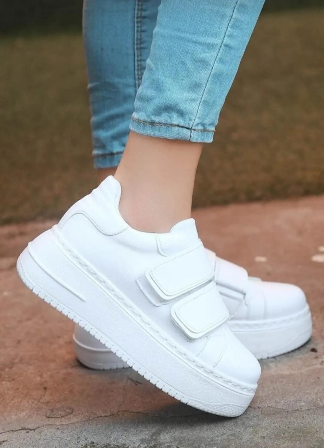 Beyaz Kadın Çıtçıtlı Yüksek Taban Çıtçıtlı Sneaker WSB4064