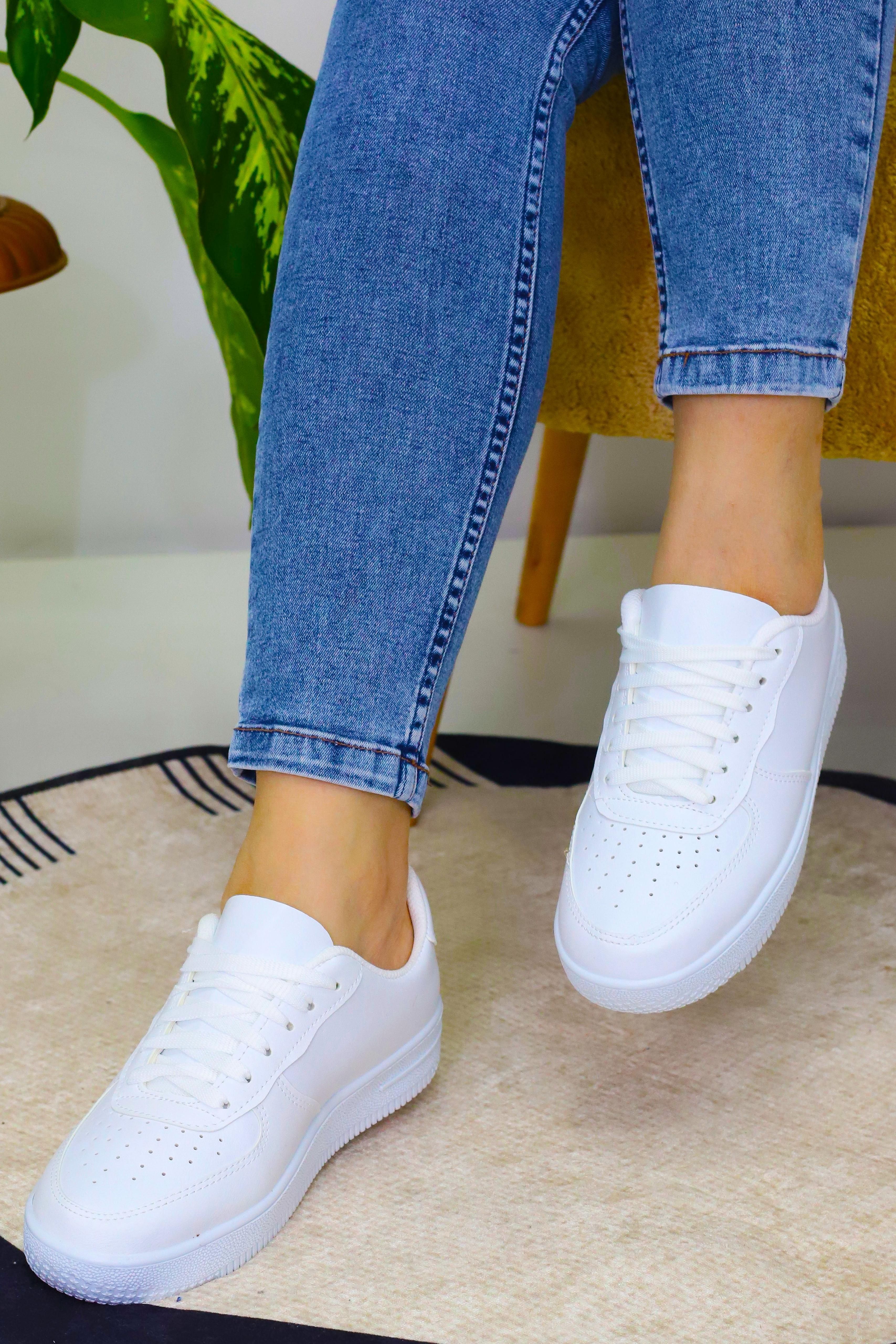 Unisex Beyaz Bağcıklı Düz Taban Spor Ayakkabı WSB4080