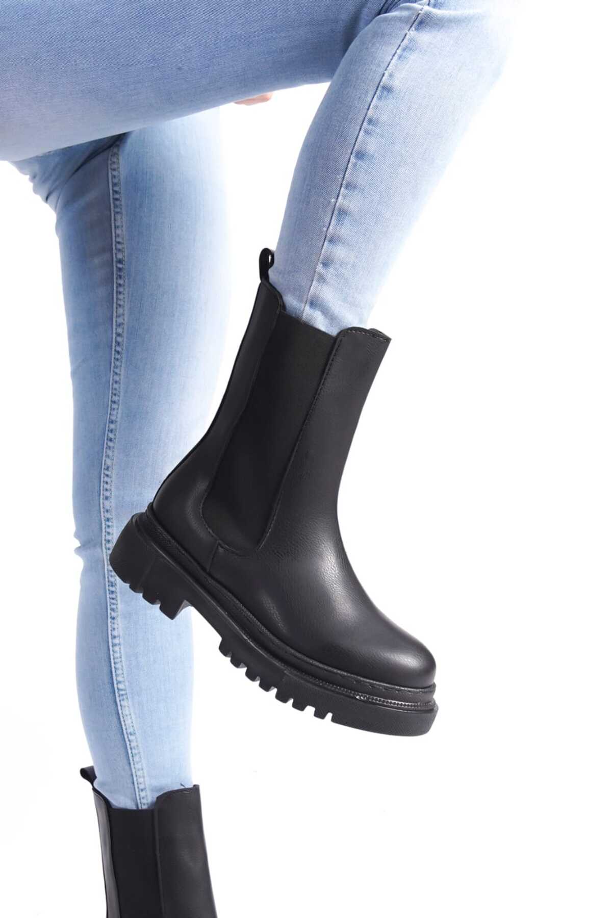 Kadın Siyah Uzun Lastikli Kalın Taban Su Geçirmez Postal Bot WSB0282