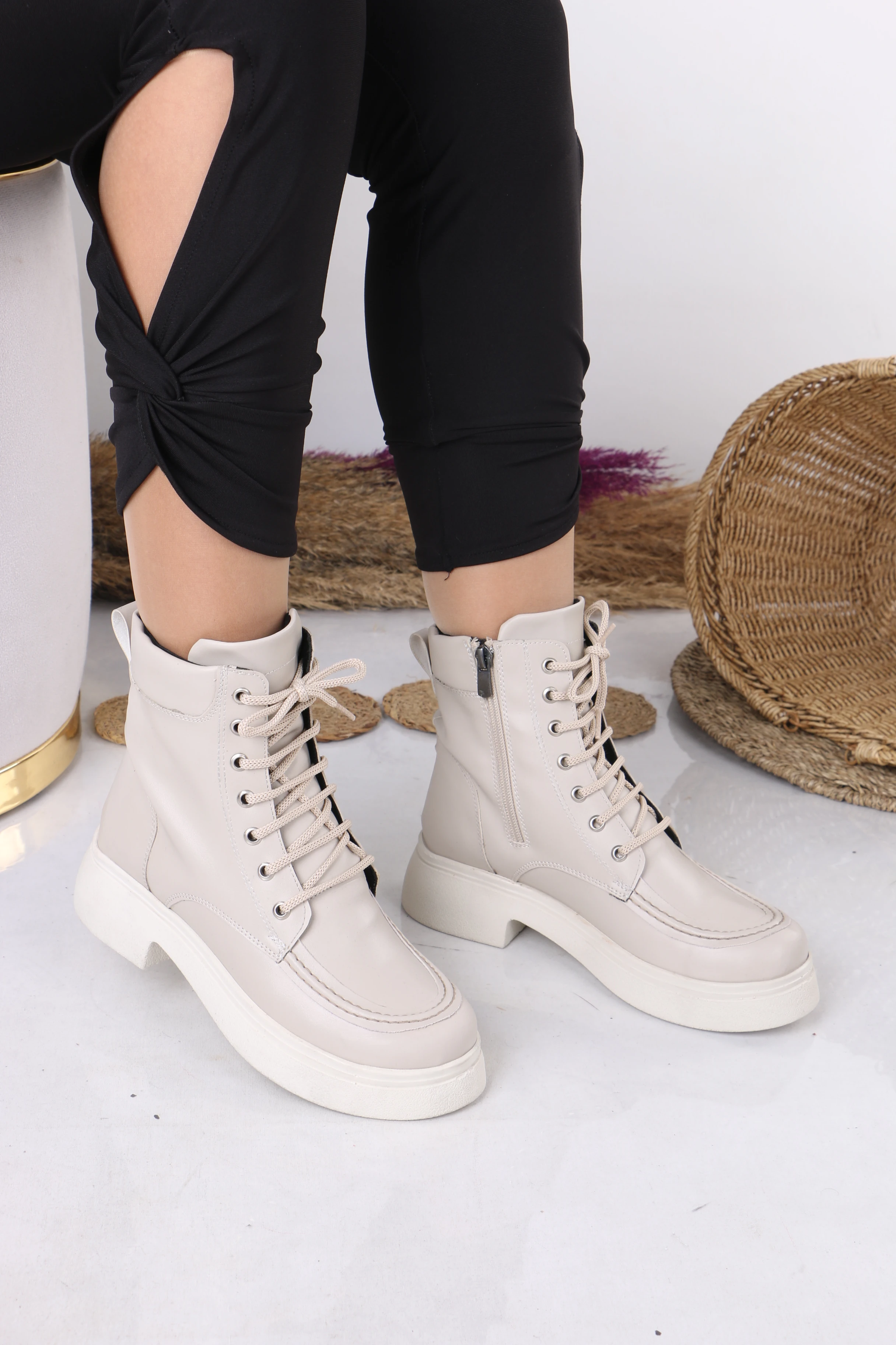 Kadın Bej Düz Taban Uzun Postal Bot Bootie WSB1130