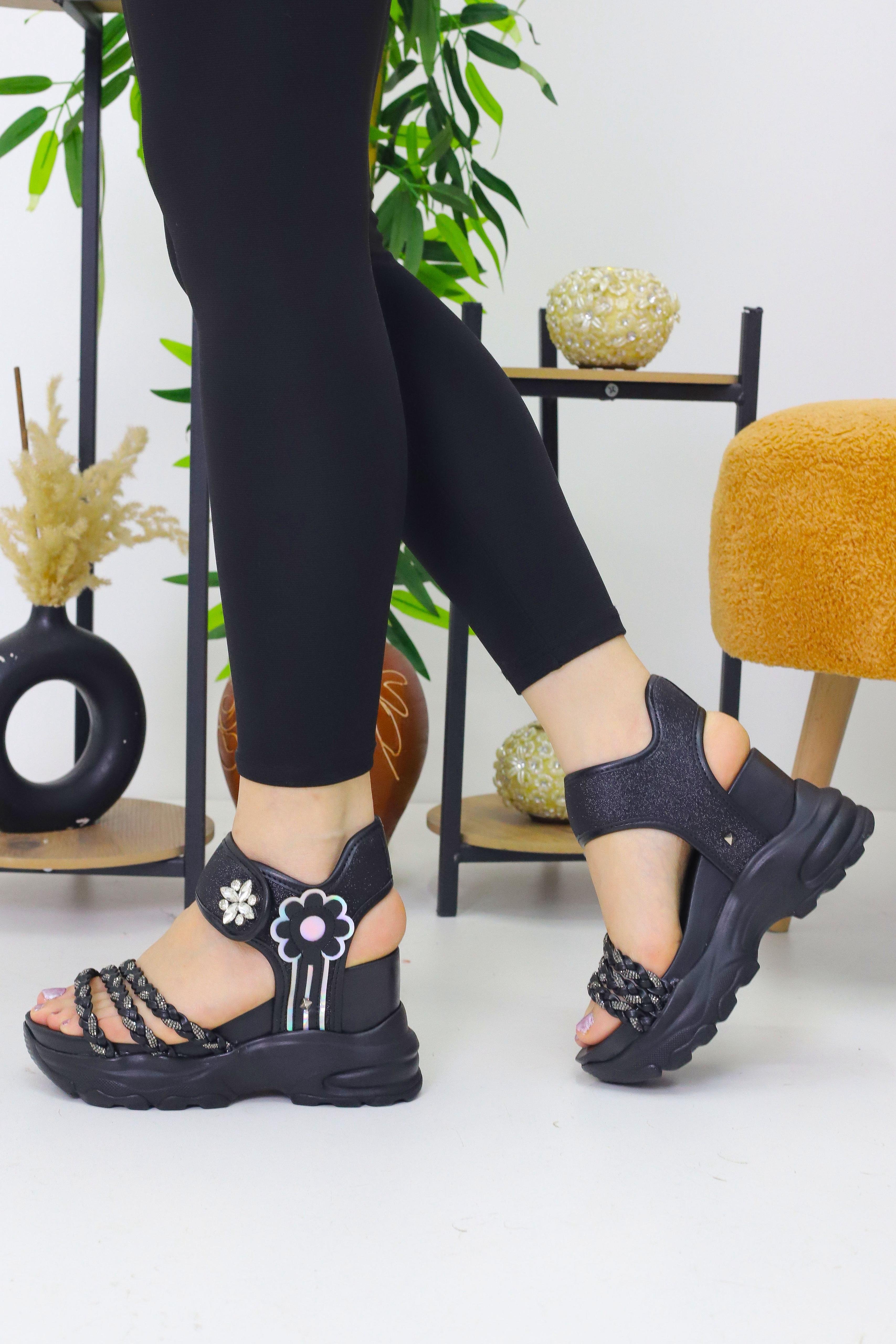 Kadın Sade Siyah Cırtlı 10 cm Gizli Topuk Sandalet WSB3074