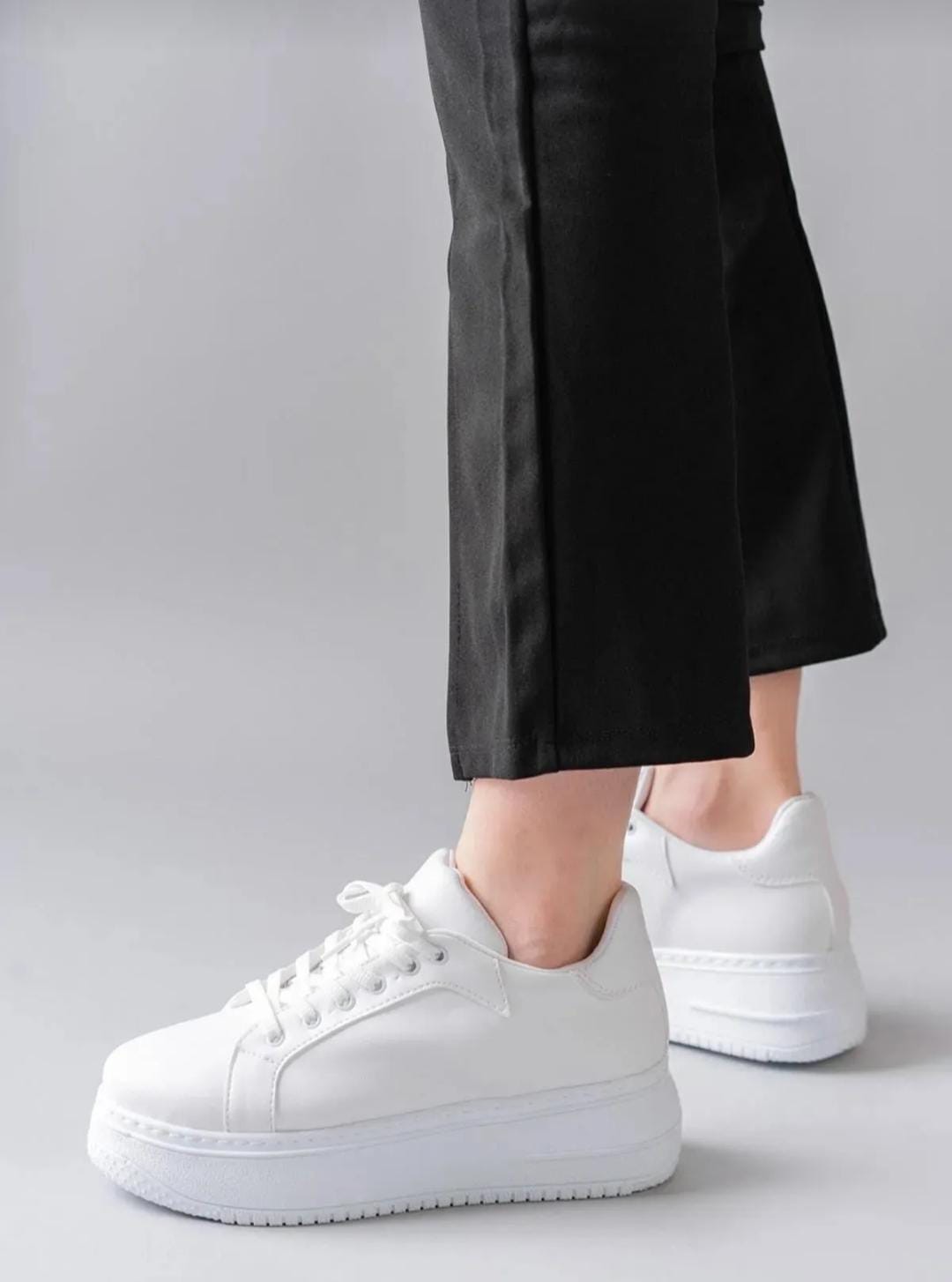 Beyaz Kadın Bağcıklı Yüksek Taban Sneaker WSB4062