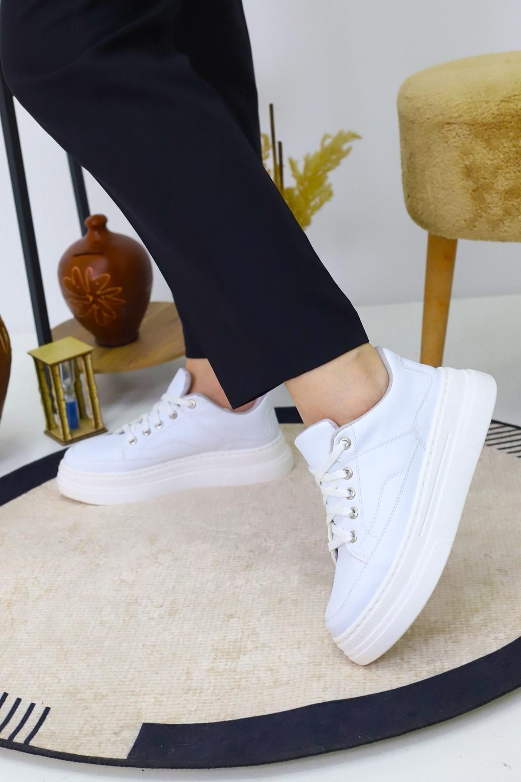 Kadın Sade Beyaz Günlük Ortopedik Düz Taban Sneaker WSB4088