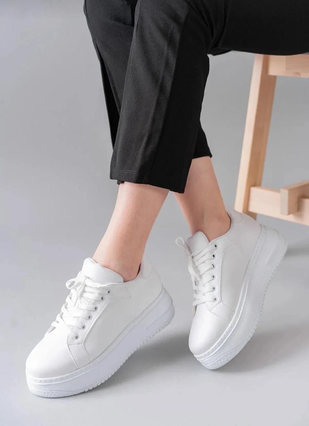 Beyaz Kadın Bağcıklı Yüksek Taban Sneaker WSB4062