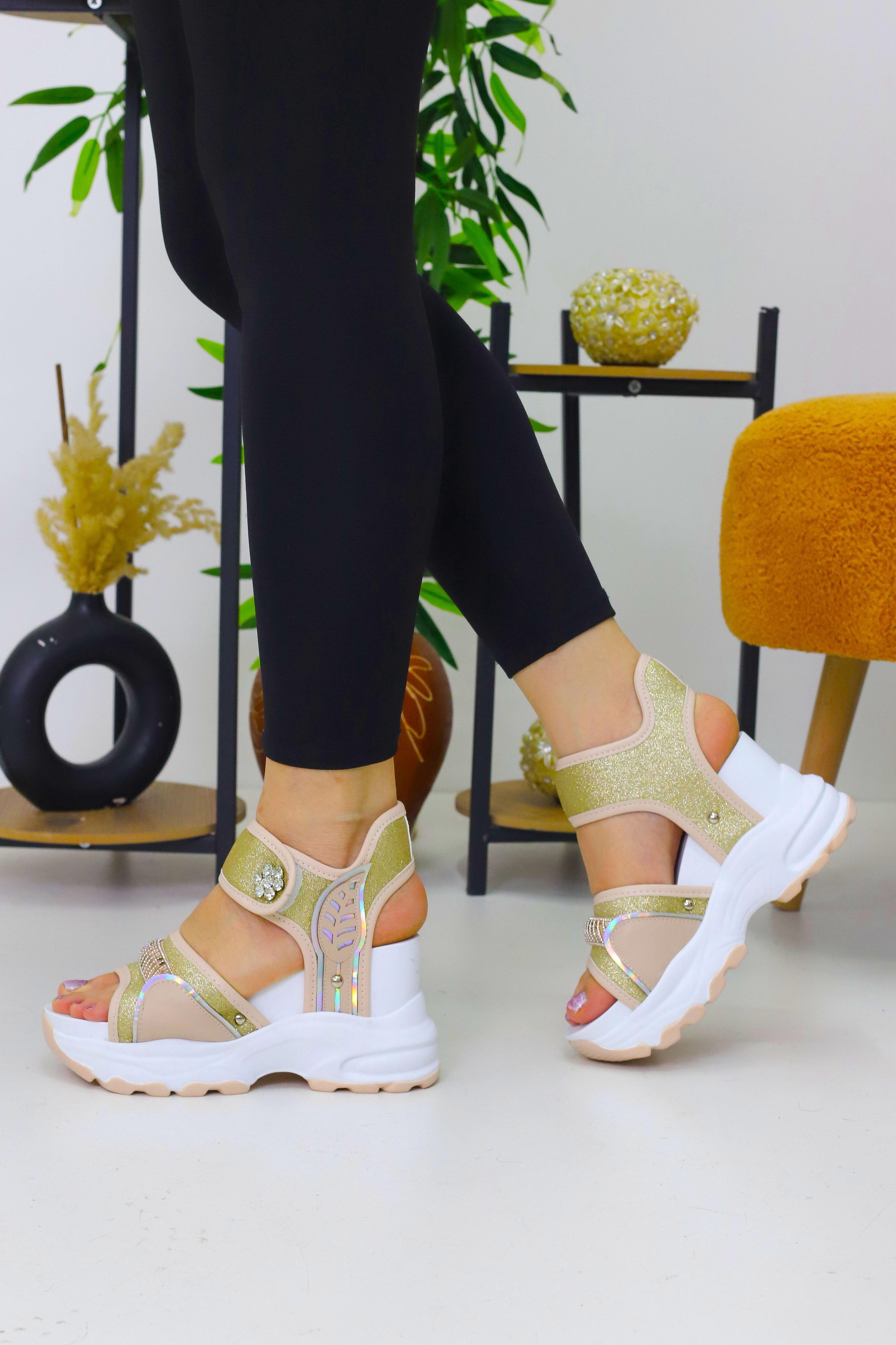 Kadın Krem Örgülü 10 cm Gizli Topuk Sandalet WSB3076
