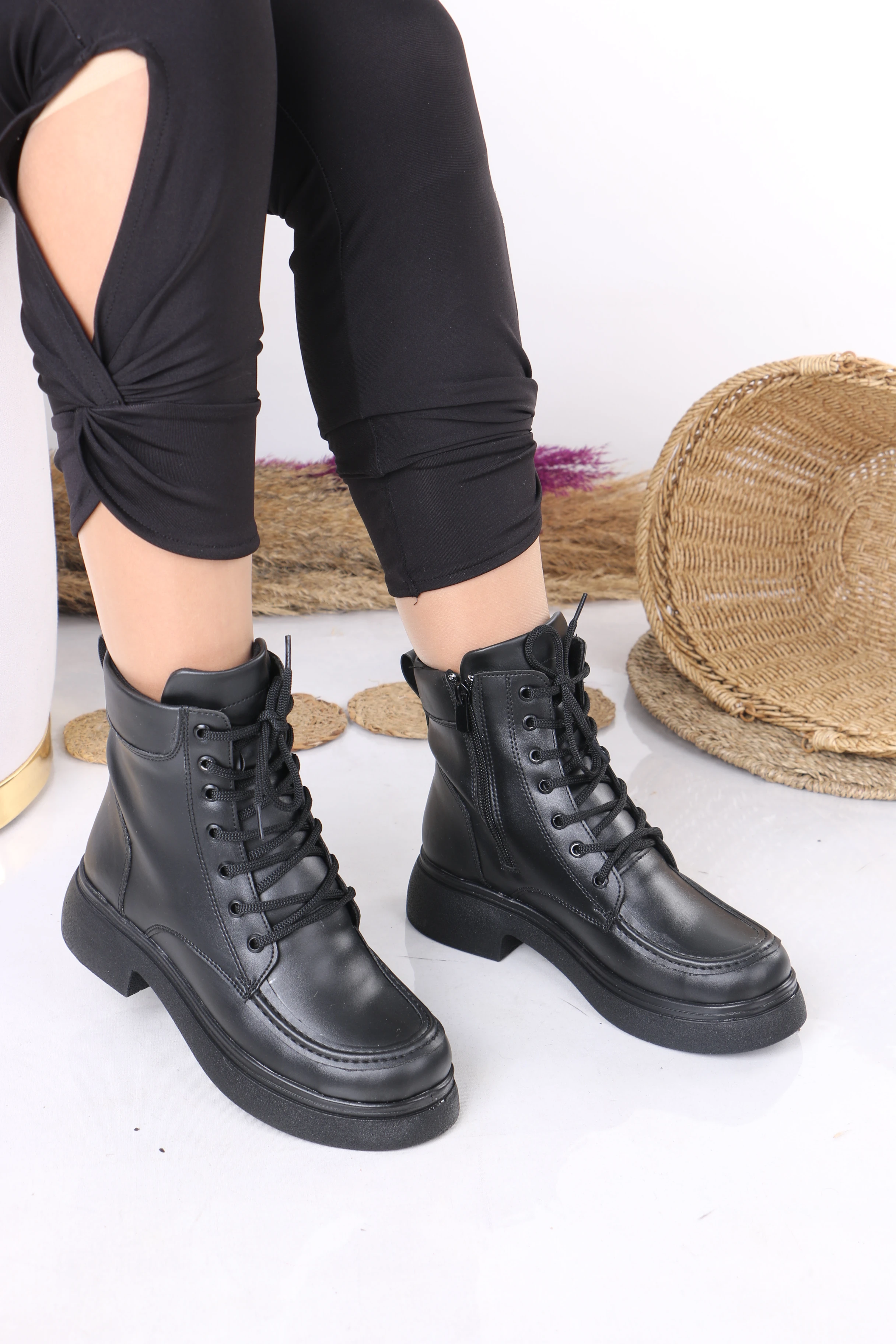 Kadın Siyah Düz Taban Uzun Postal Bot Bootie WSB1130