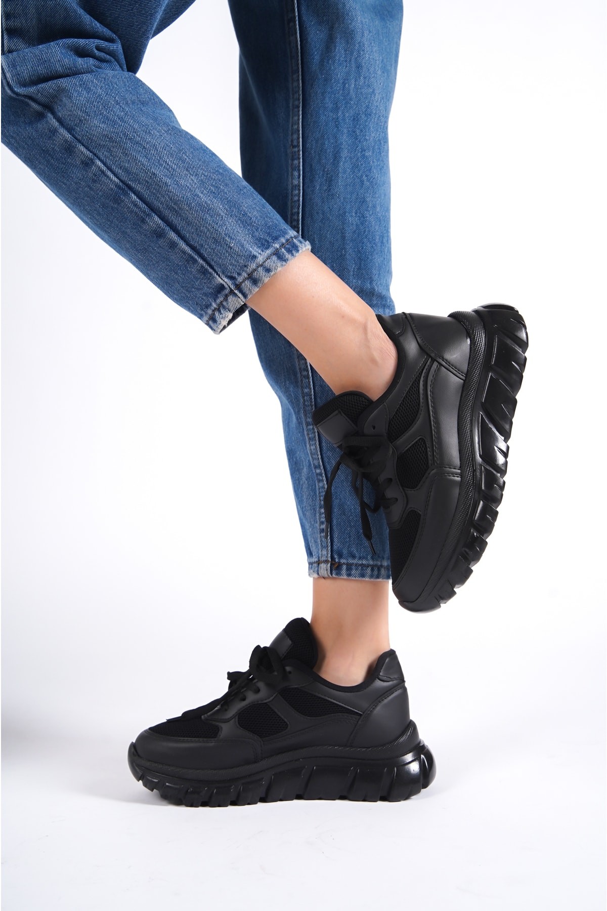 Siyah Siyah Kadın Bağıcıklı Fileli Günlük Sneaker Spor Ayakkabı Wsb0474