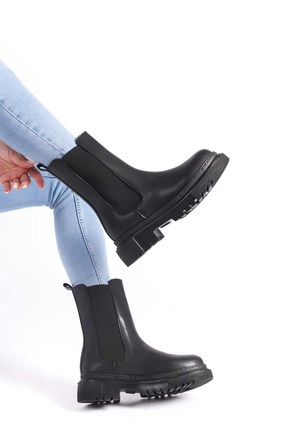 Kadın Siyah Uzun Lastikli Kalın Taban Su Geçirmez Postal Bot WSB0282