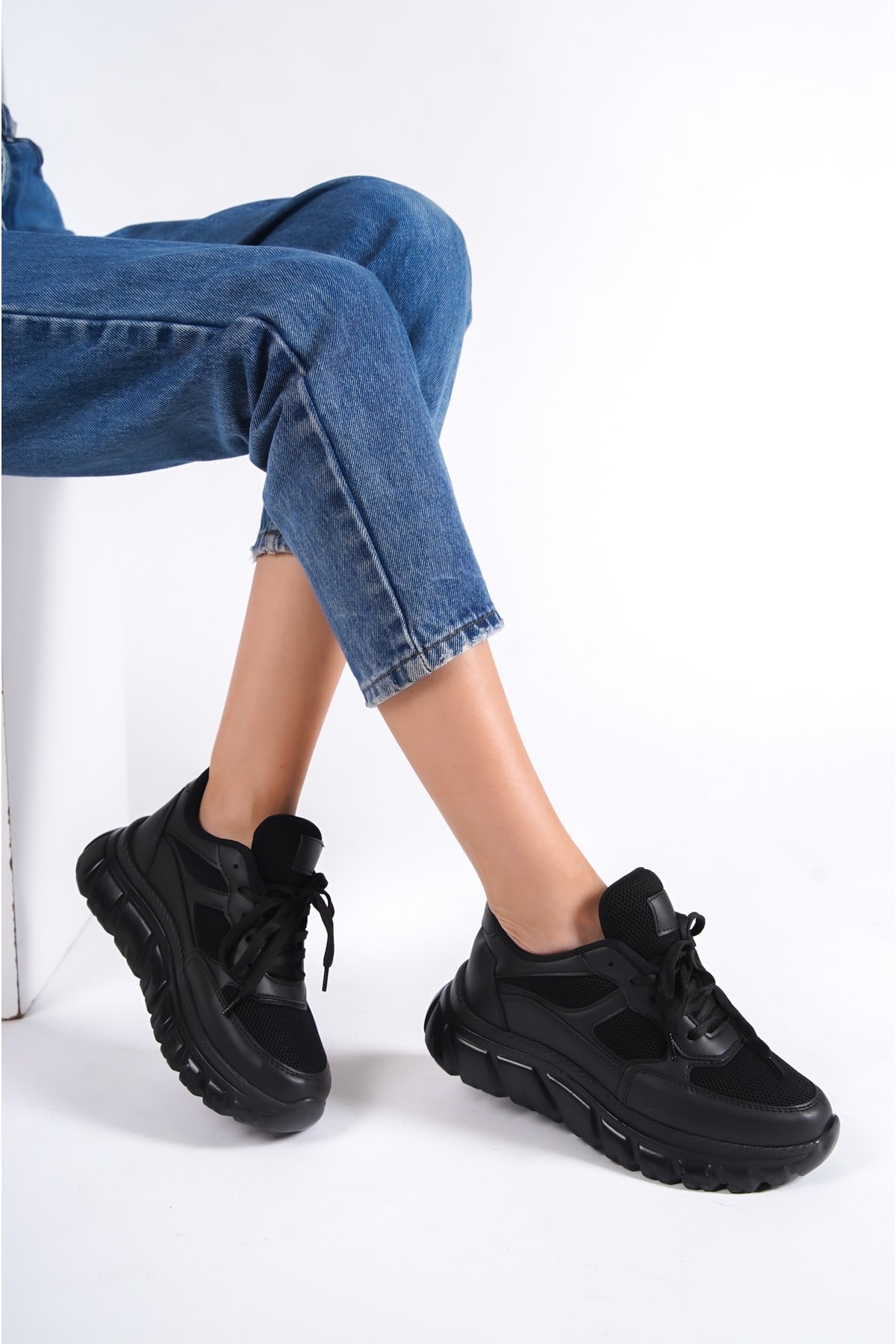 Siyah Siyah Kadın Bağıcıklı Fileli Günlük Sneaker Spor Ayakkabı Wsb0474